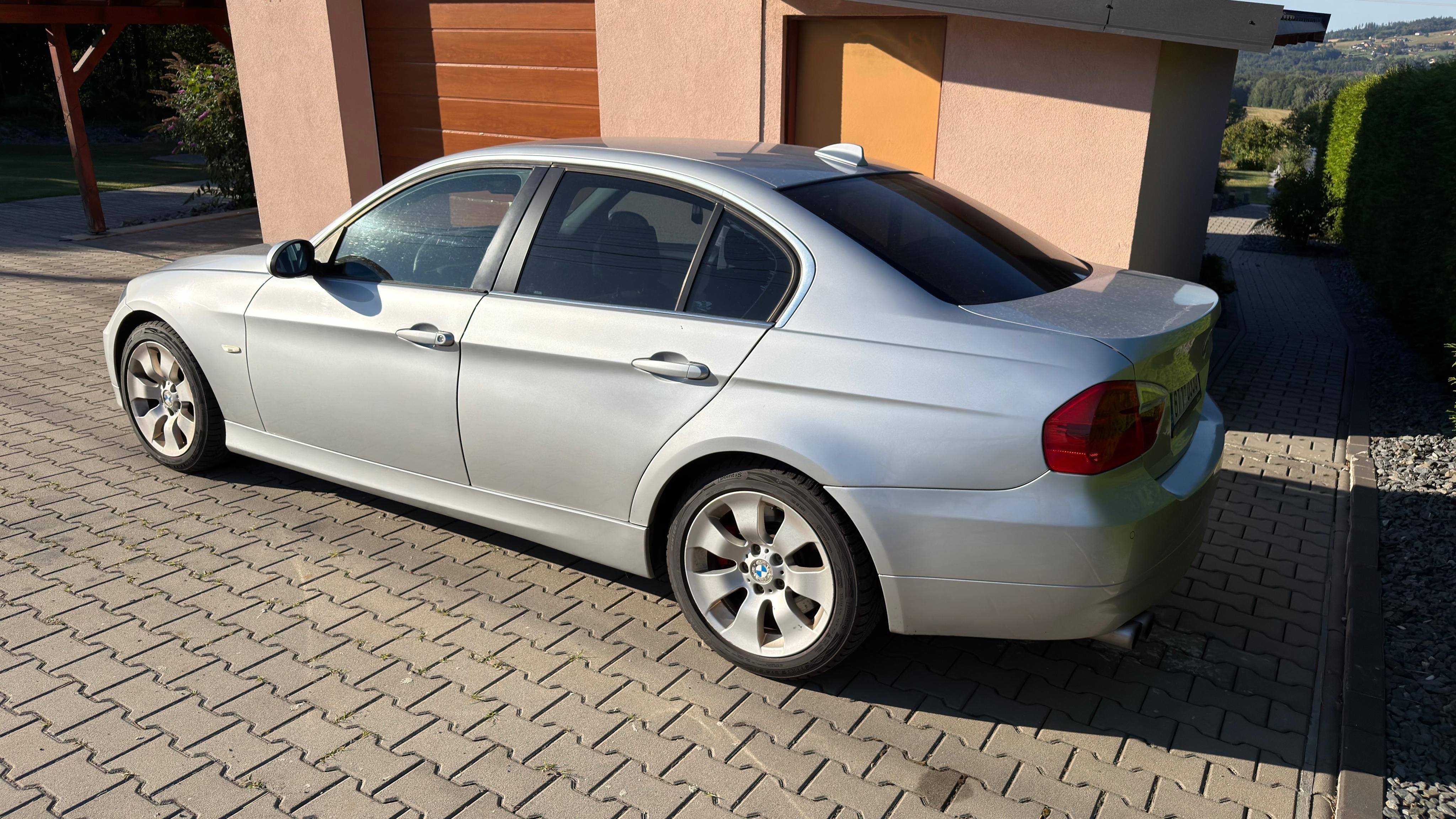 BMW Řada 3, 330xD - fotka 2