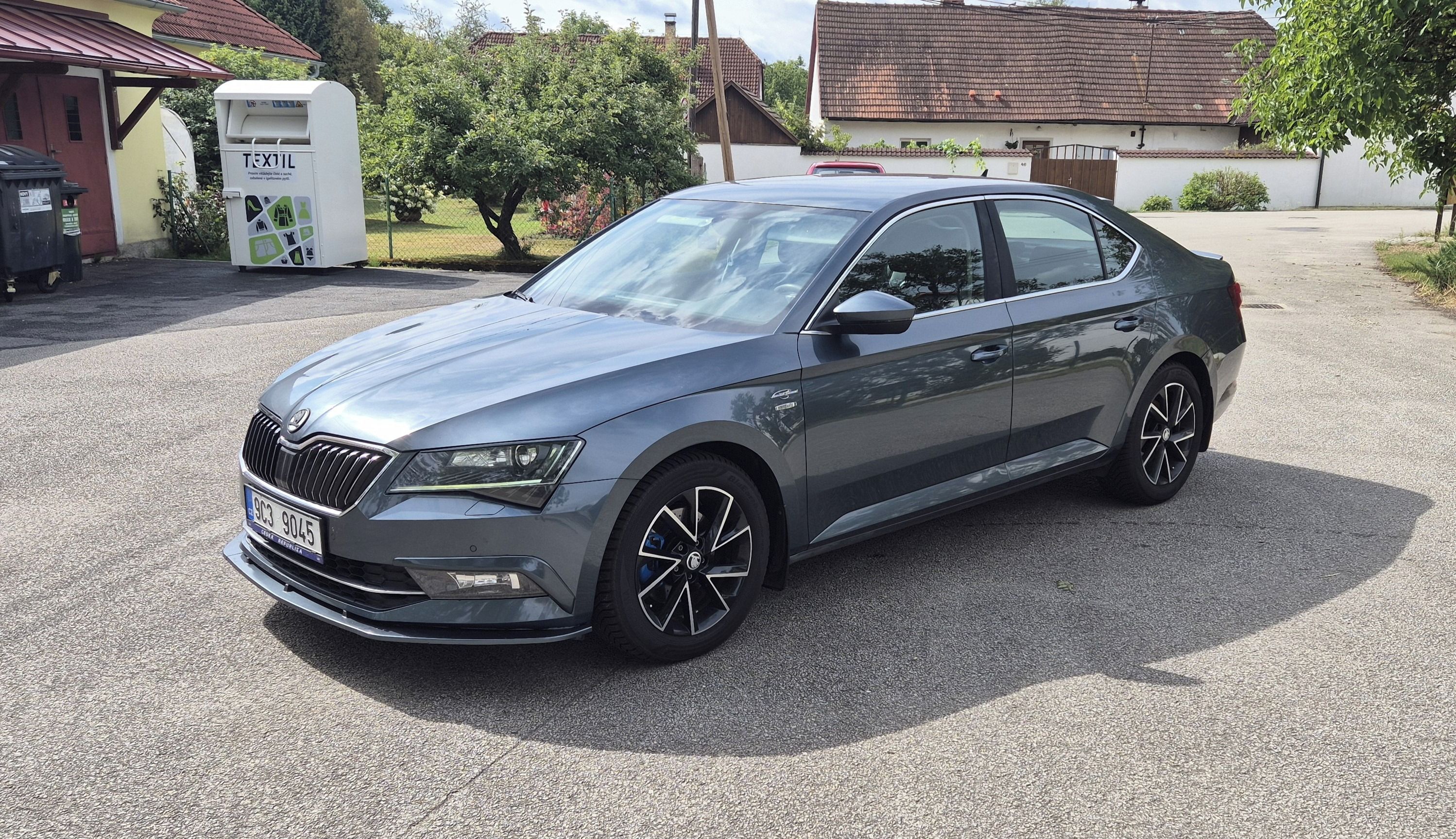 Škoda Superb, 3 – 1.6 TDI (105 kW / 341 Nm) - fotka 4