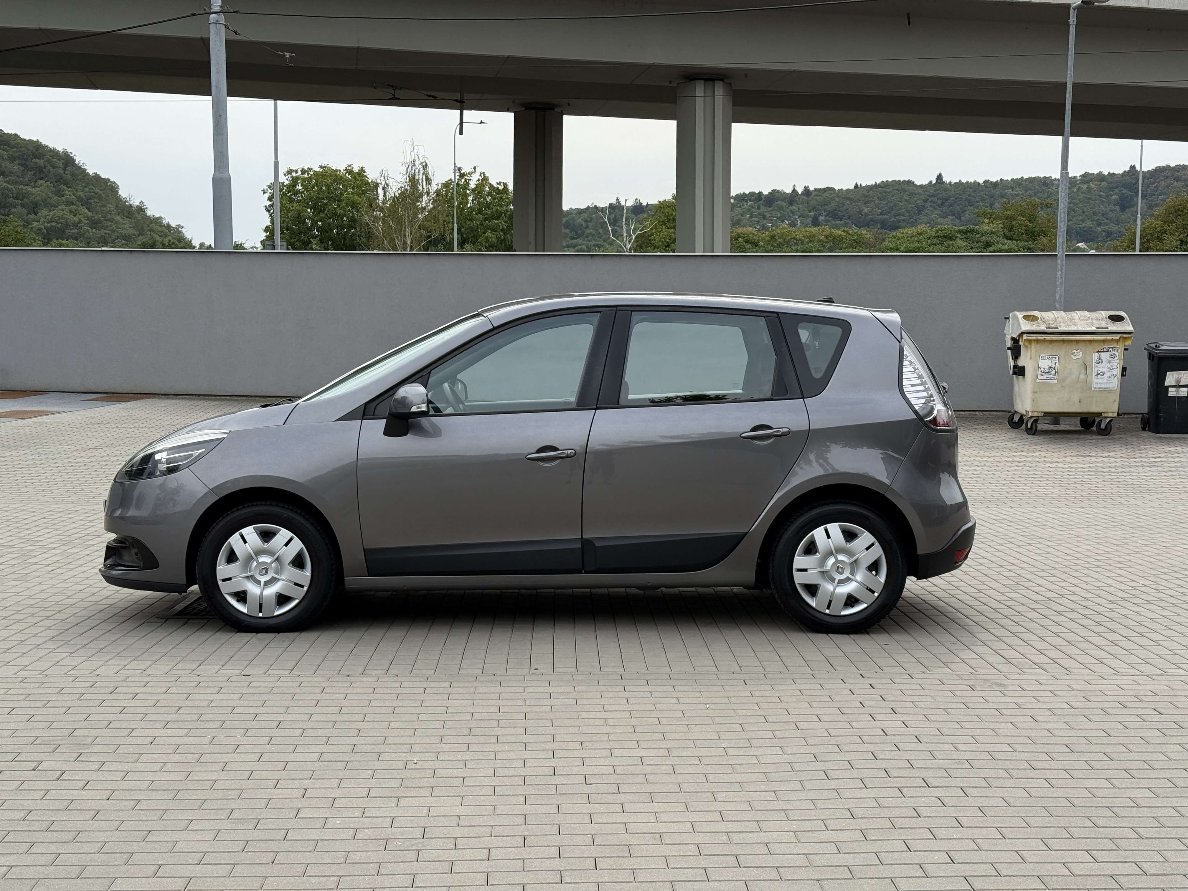 Renault Scénic, 1.6 16v 81kw TomTom editiom - fotka 2