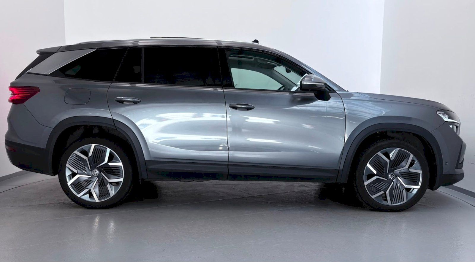 Škoda Kodiaq, Exlusive Selection 2.0TDI/142k - fotka 6