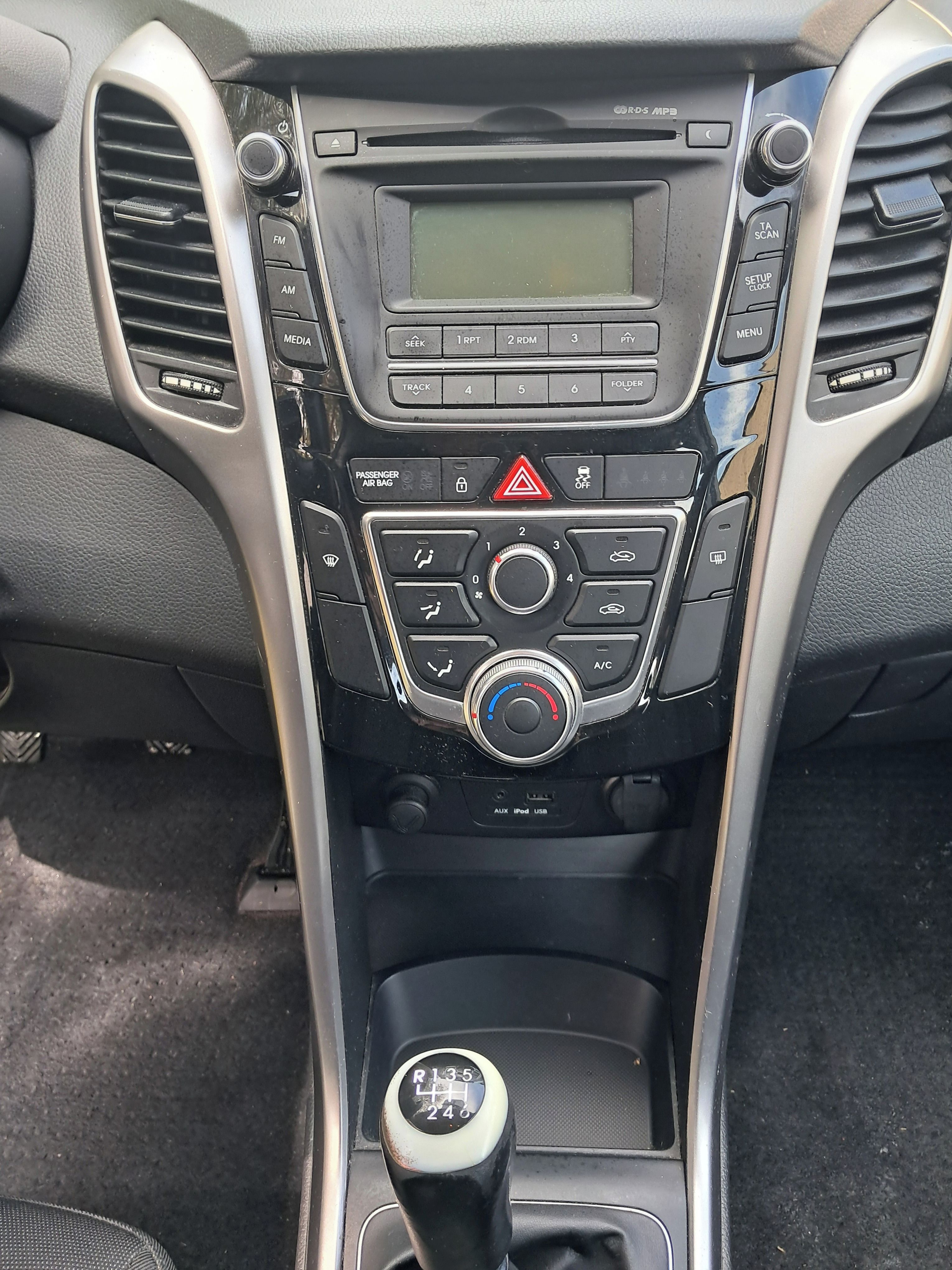 Hyundai i30, 1.6, benzín, servisní kniha - fotka 5