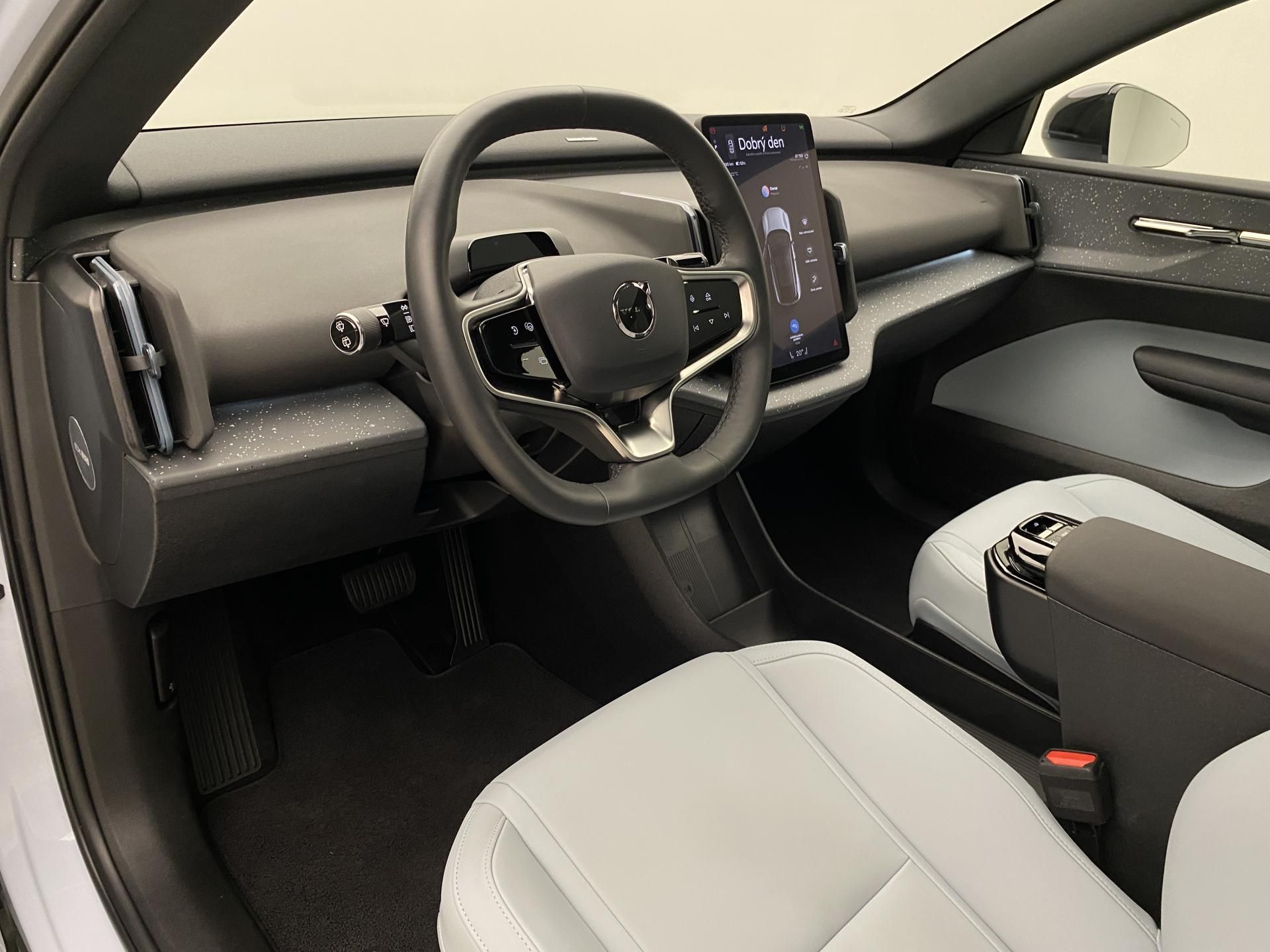 Volvo EX30, Twin AWD Ultra - fotka 4