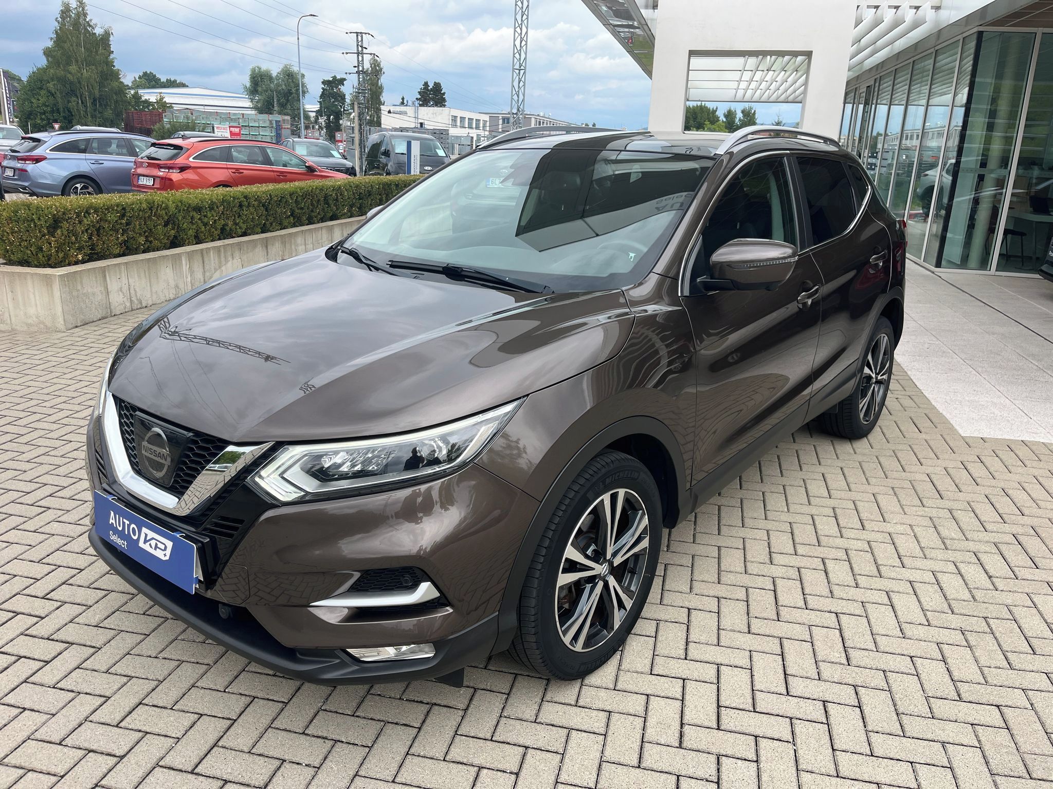 Nissan Qashqai, 1,2 DIG-T N-Connecta + Cold P. - fotka 2