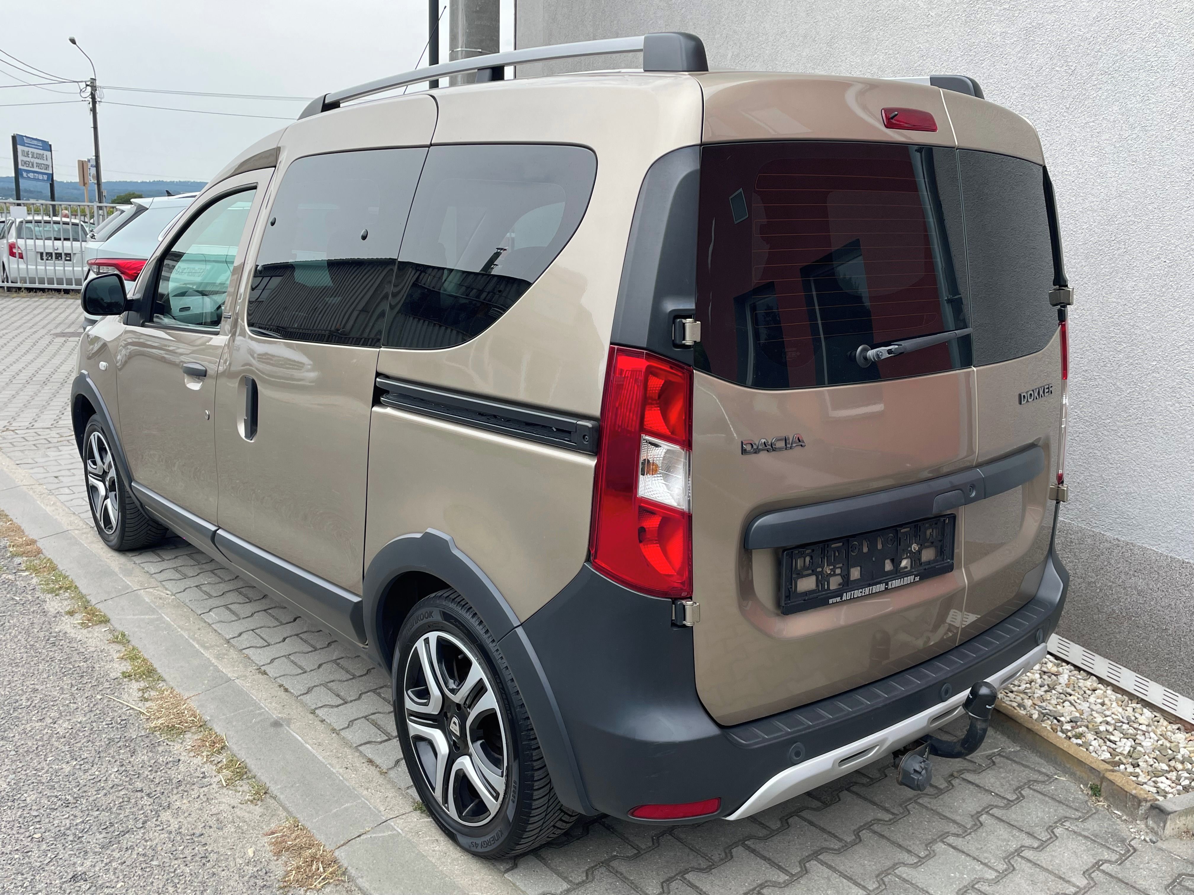 Dacia Dokker, 1.6 SCe 75kW Stepway Tažné - fotka 3