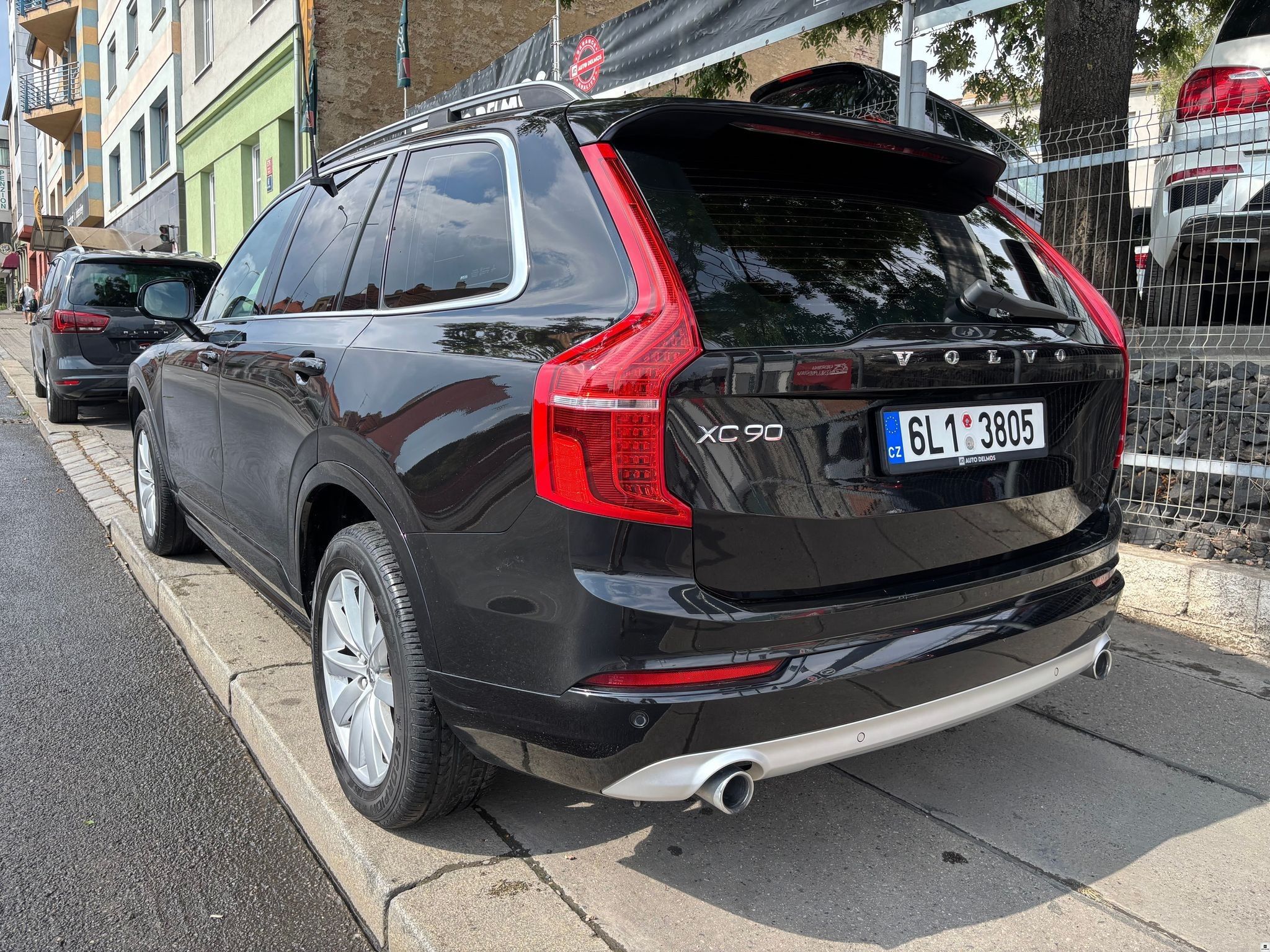 Volvo XC90, D5/2019/MOMENTUM.DPH.ZÁRUKA 12 - fotka 3
