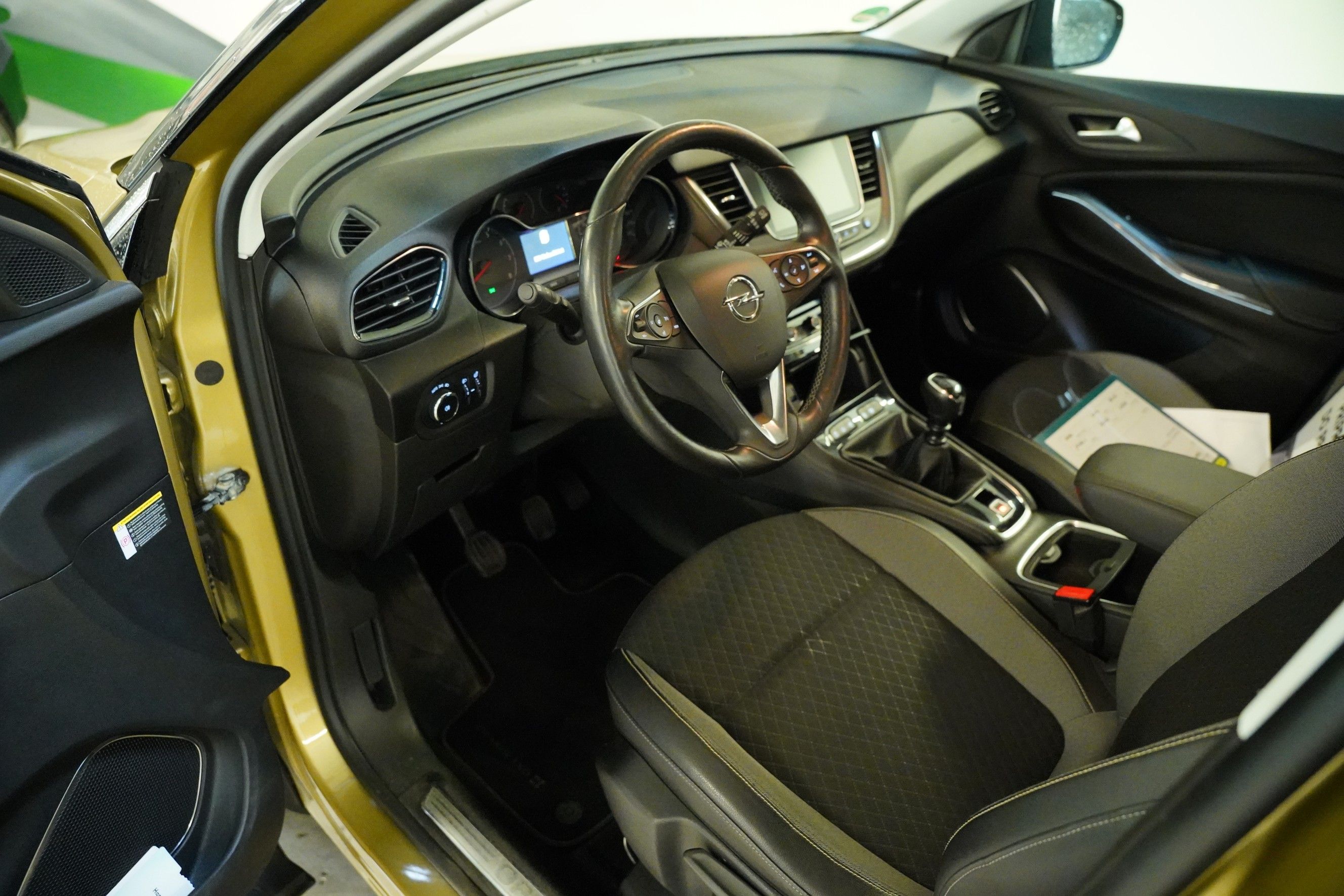 Opel Grandland X, 1.2 Turbo 96 kW Dynamic - fotka 6