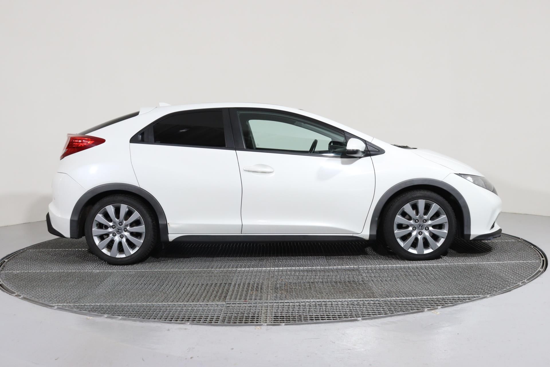 Honda Civic, 1,8 i-VTEC SPORT 104 kW - fotka 3