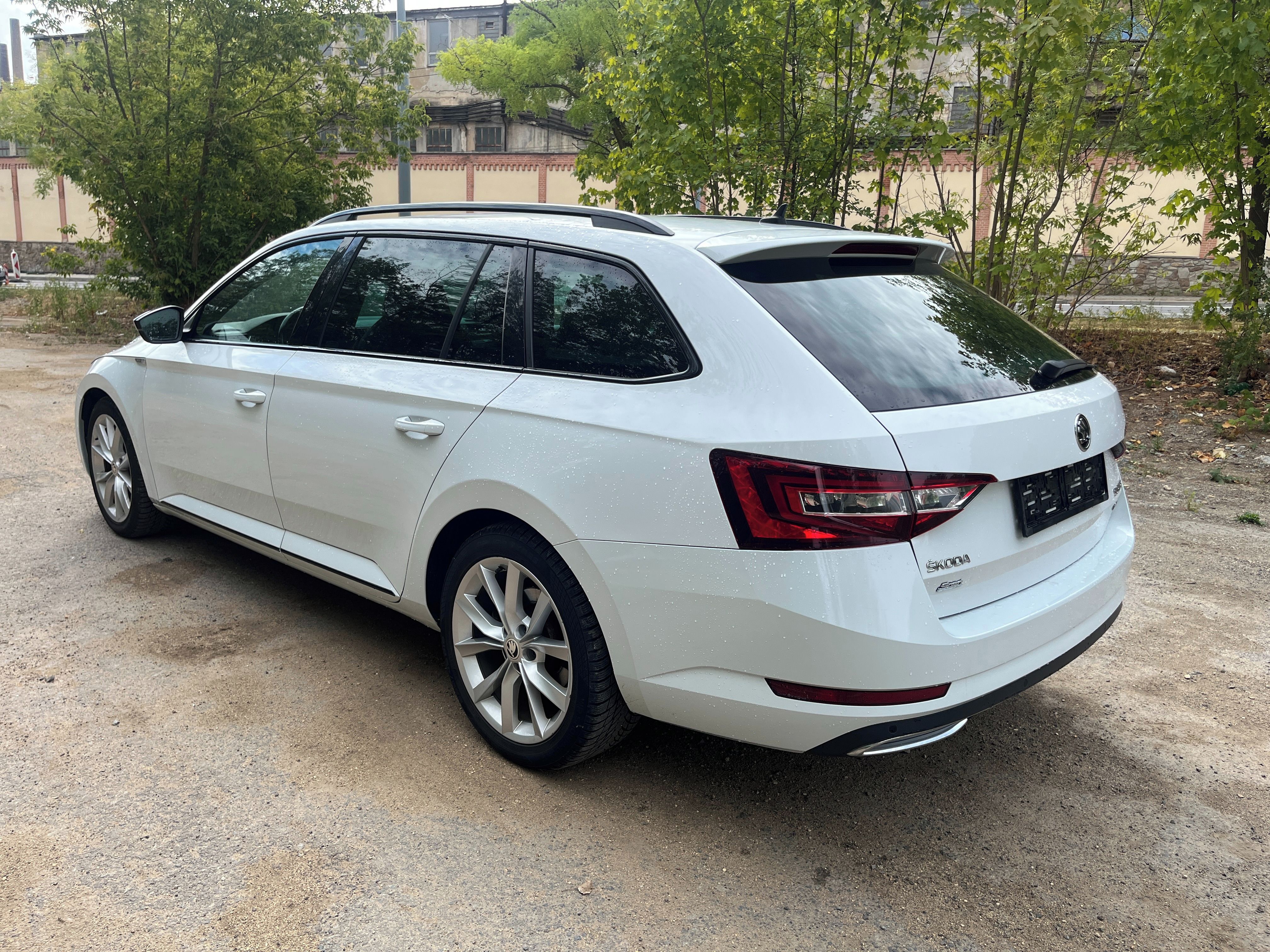 Škoda Superb, 2.0Tdi 140kw 4x4 sportline - fotka 4