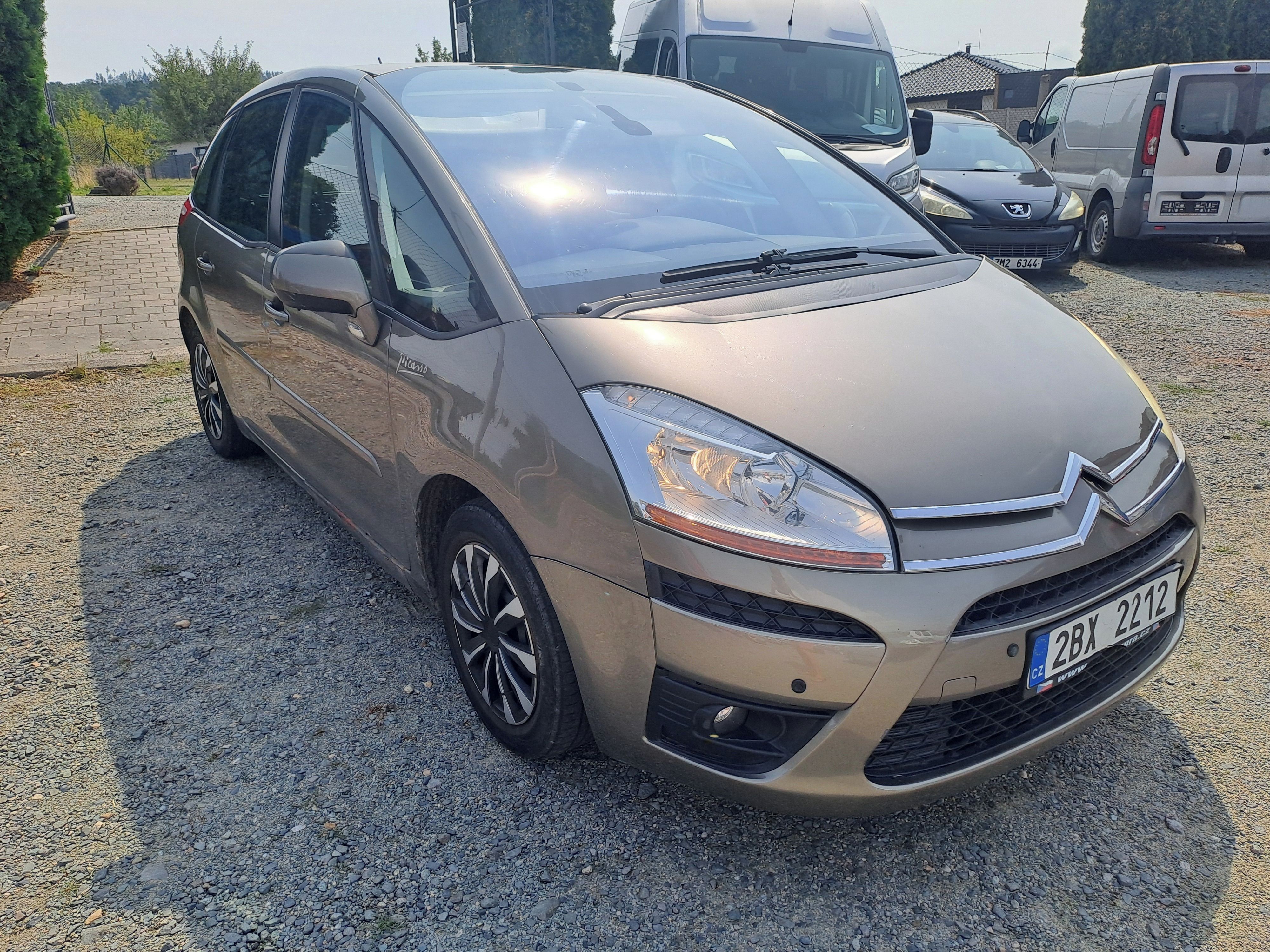 Citroën C4 Picasso, 1,6 HDI 80KW 206 000KM - fotka 5