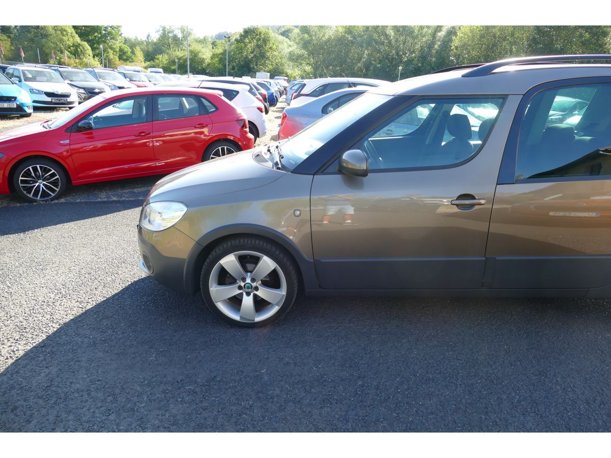 Škoda Roomster, SCOUT 1,2TSI 63KW KLIMA - fotka 4