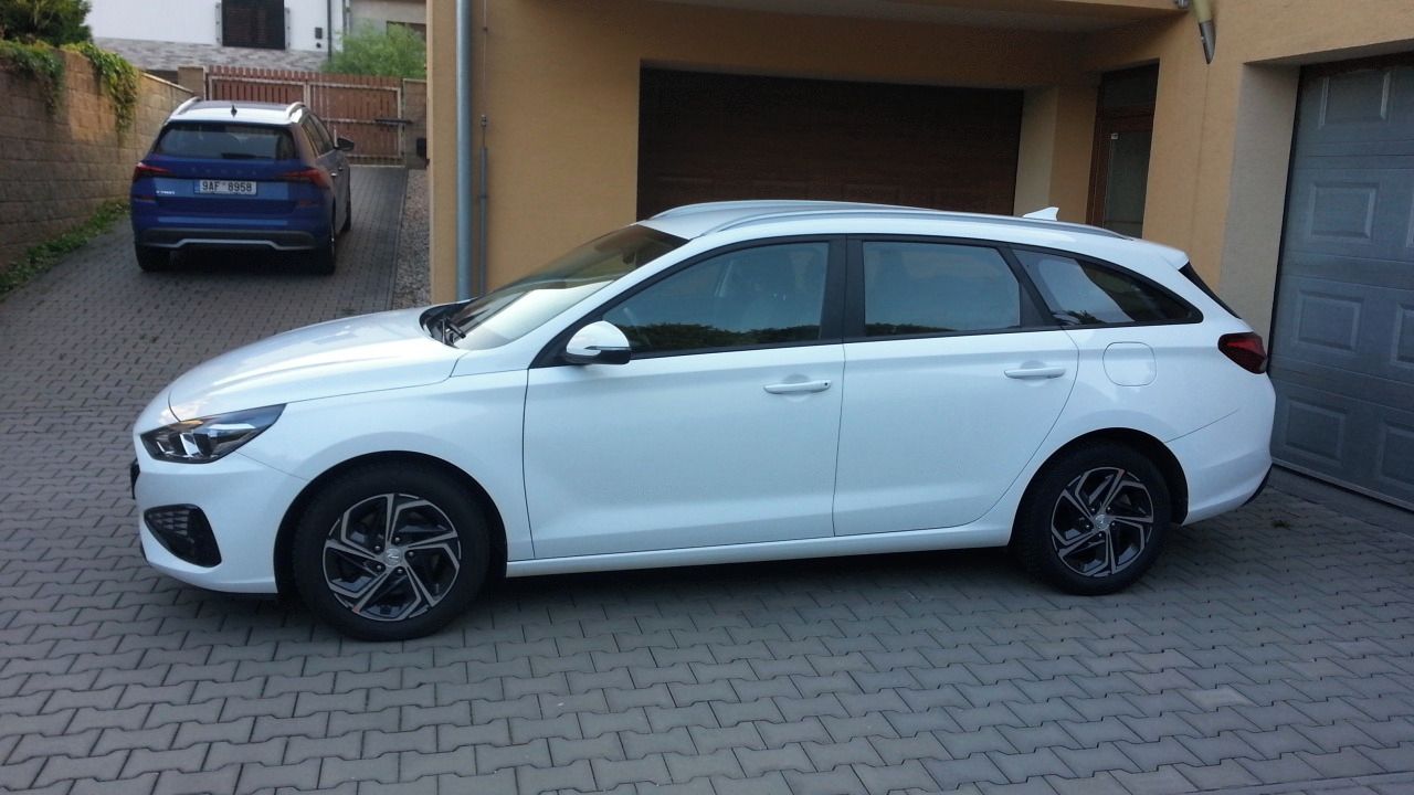 Hyundai i30, 1.0 T-Gdi Family Comfort Kombi - fotka 4