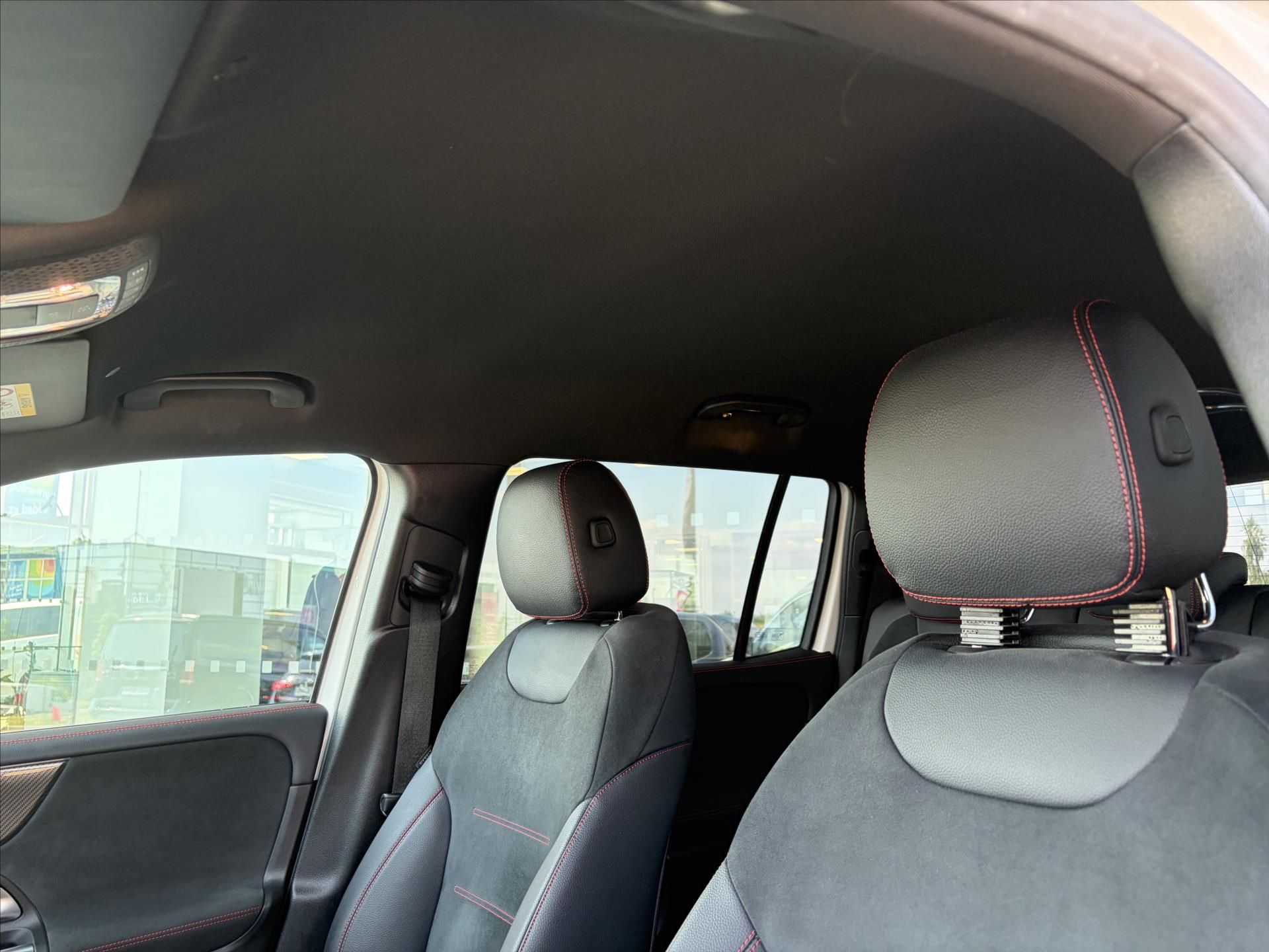 Mercedes-Benz GLB, GLB 250 - fotka 6