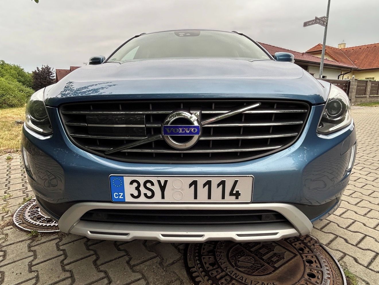 Volvo XC60, 2,4D D5 Inscription Polestar - fotka 4