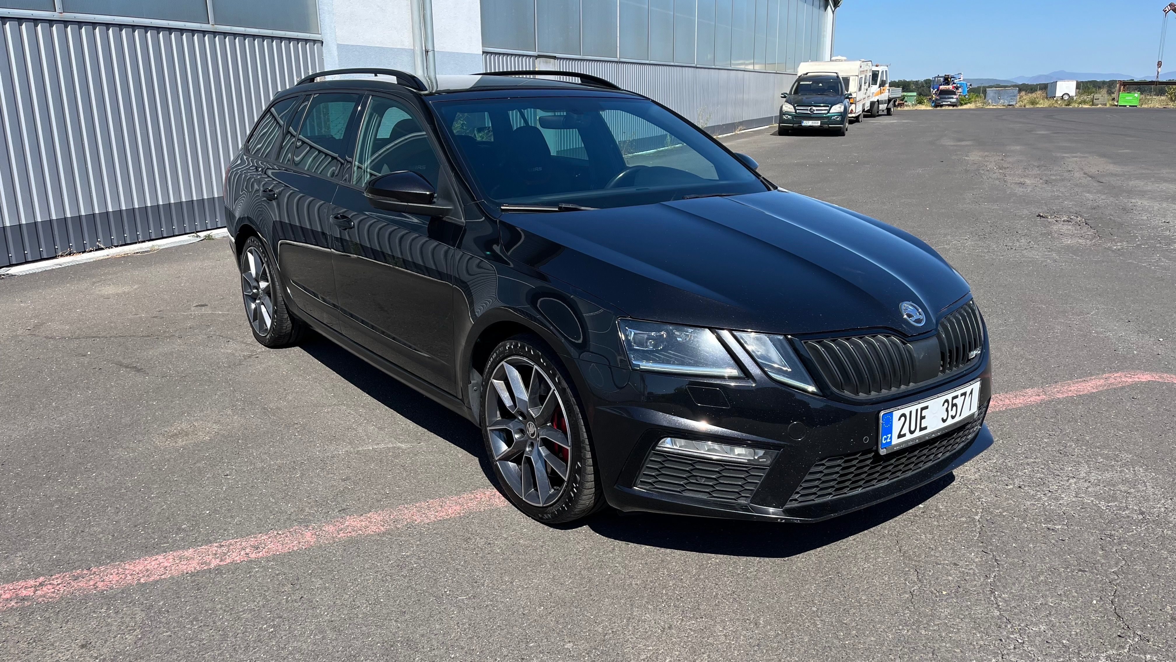 Škoda Octavia, 2.0 TSI RS - fotka 2
