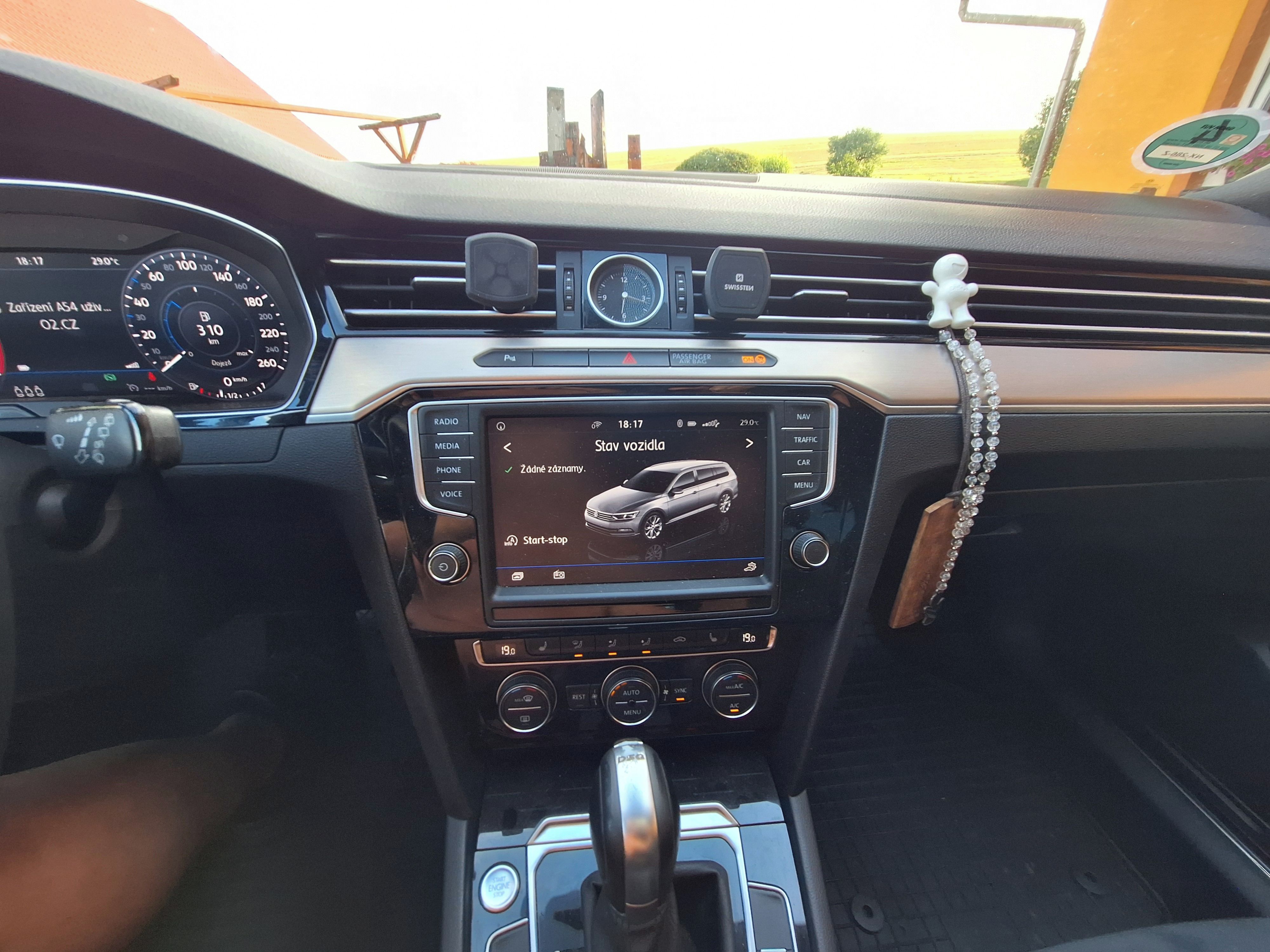 Volkswagen Passat, Passat 2.0 TDi 110kW DSG - fotka 3