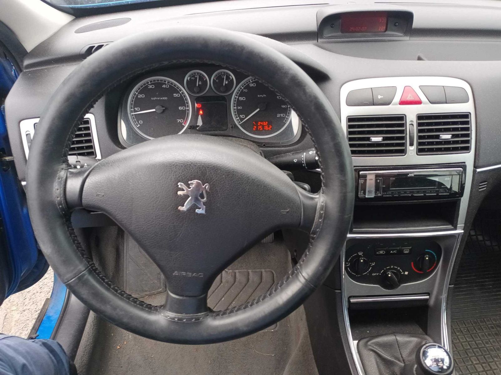 Peugeot 307, 1.6 16V, po STK, Klima - fotka 3