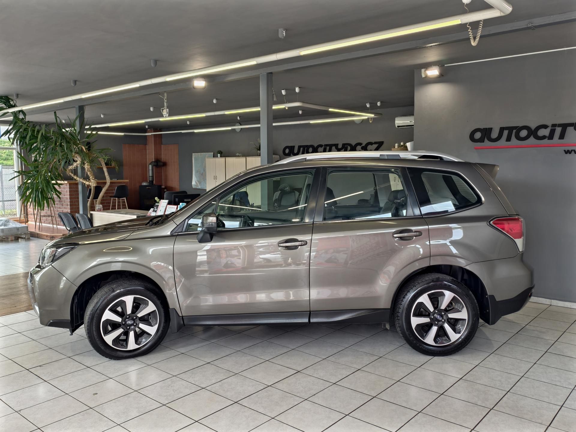 Subaru Forester, 2.0 i 4x4, A/T, EXECUTIVE, DPH - fotka 4