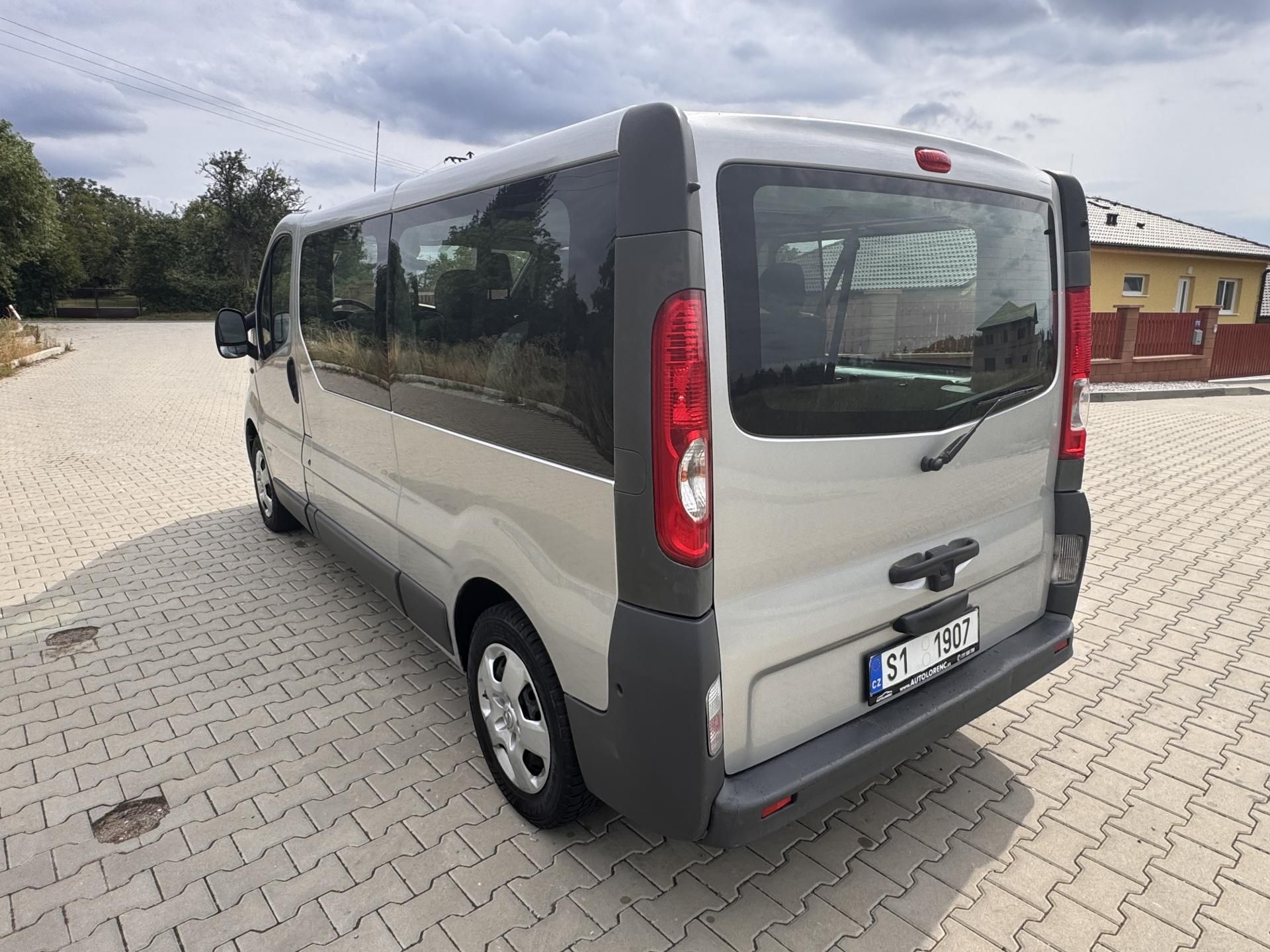 Opel Vivaro, 2.0CDTI 84Kw L2 - 9.Mist - fotka 3
