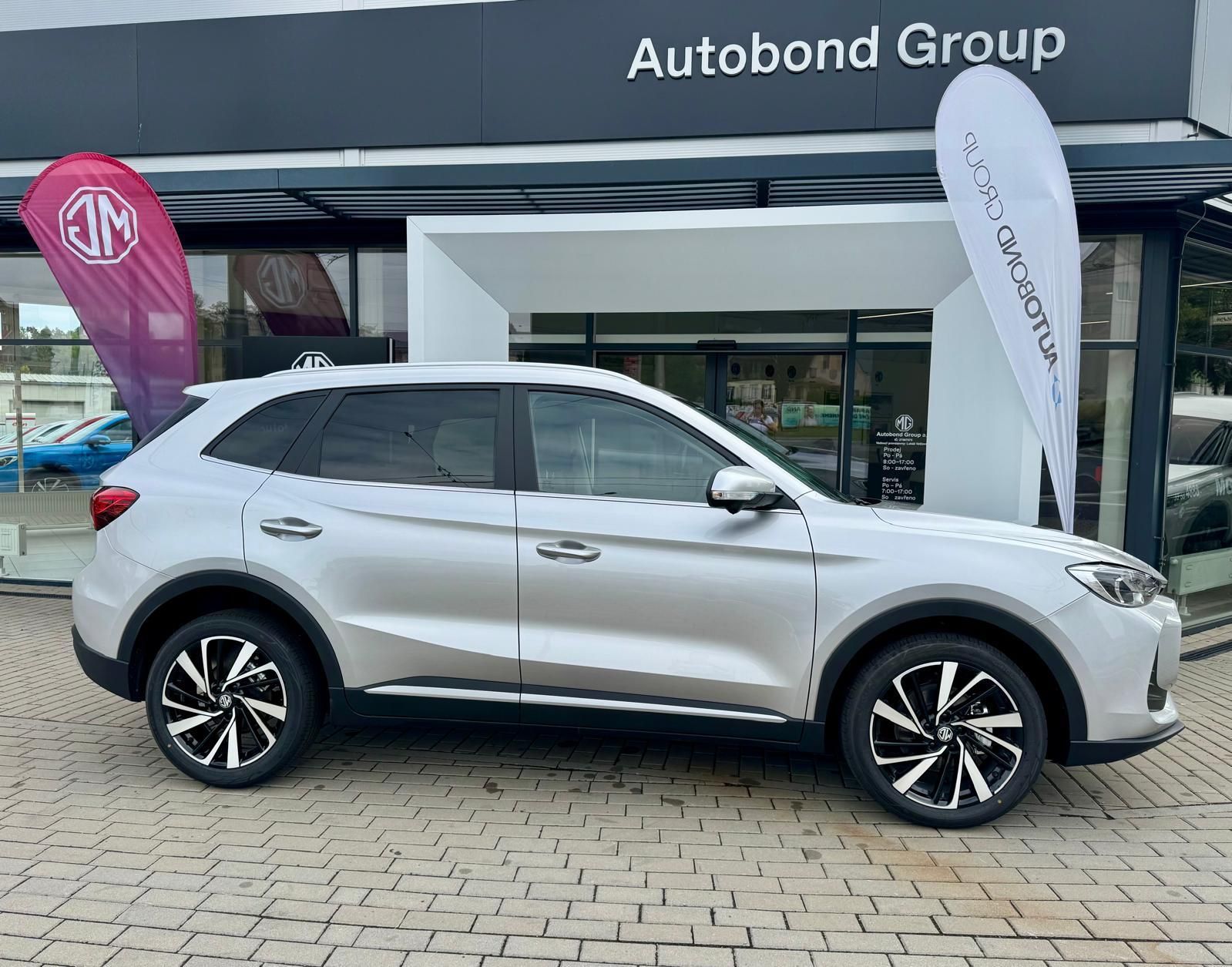 MG ZS, EXCLUSIVE Hybrid+ 145kW 4AT - fotka 5