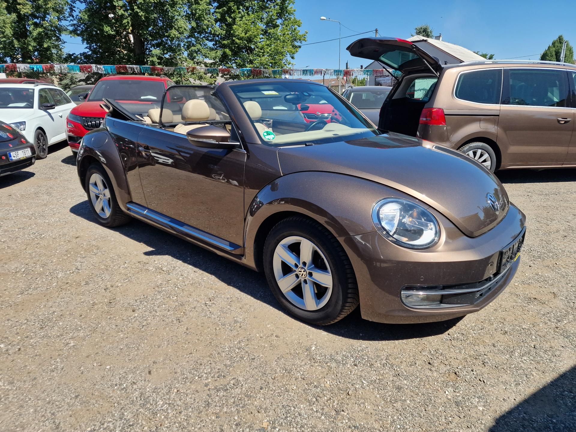 Volkswagen Beetle, CABRIO 2,0TDI DESIGN - fotka 4
