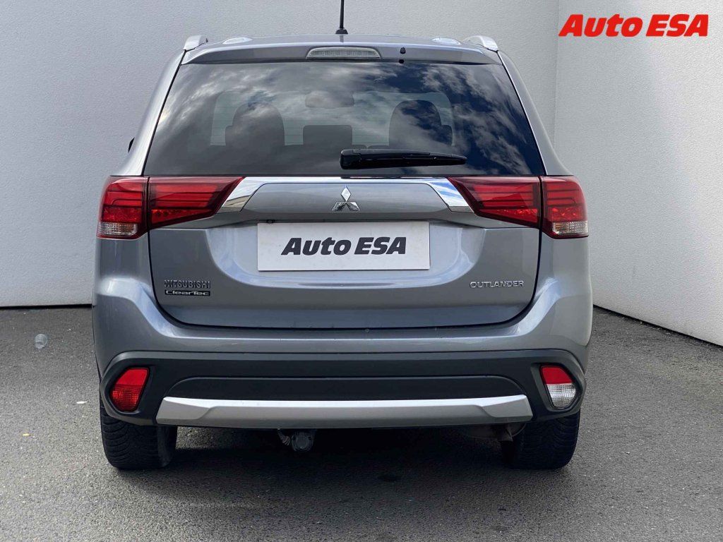 Mitsubishi Outlander, 2.0 4x4,AT - fotka 5