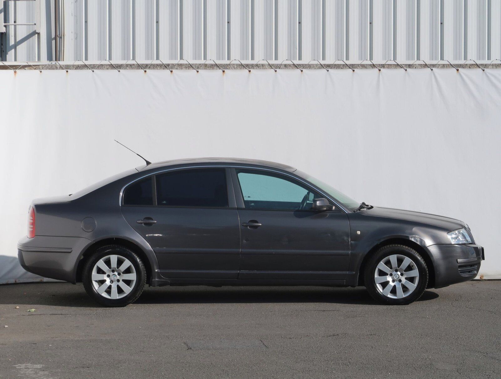 Škoda Superb, 1.9 TDI, Comfort - fotka 6