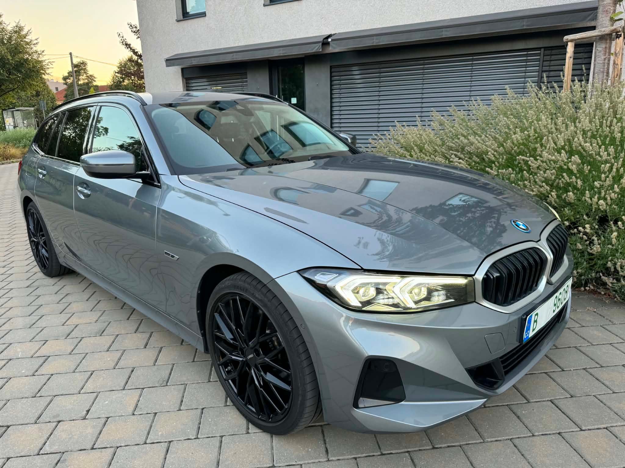 BMW Řada 3, 320,dvojité okna,tažné,HIFI