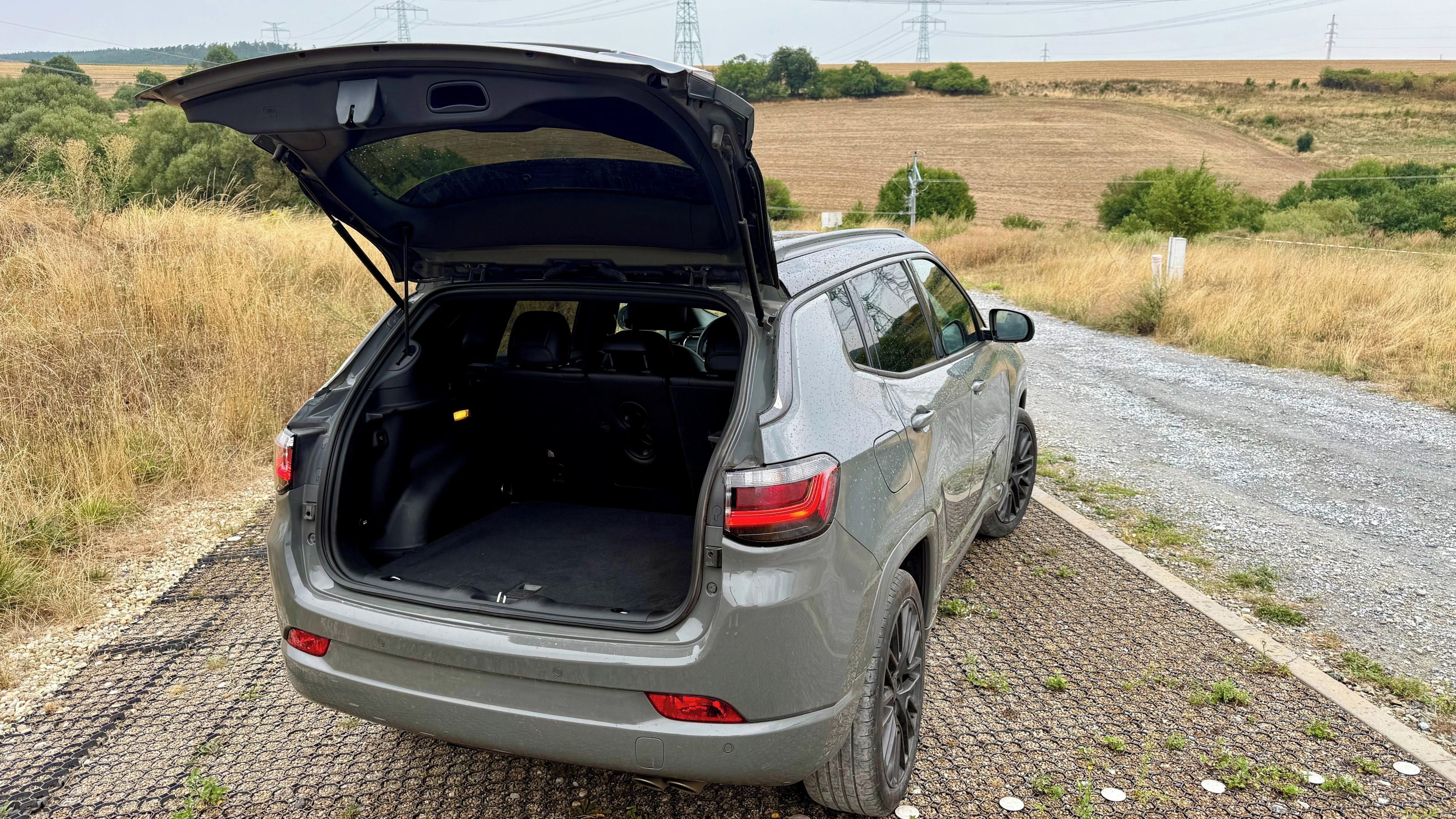 Jeep Compass, 1.3 LIMITED BLACK EDITION - fotka 6