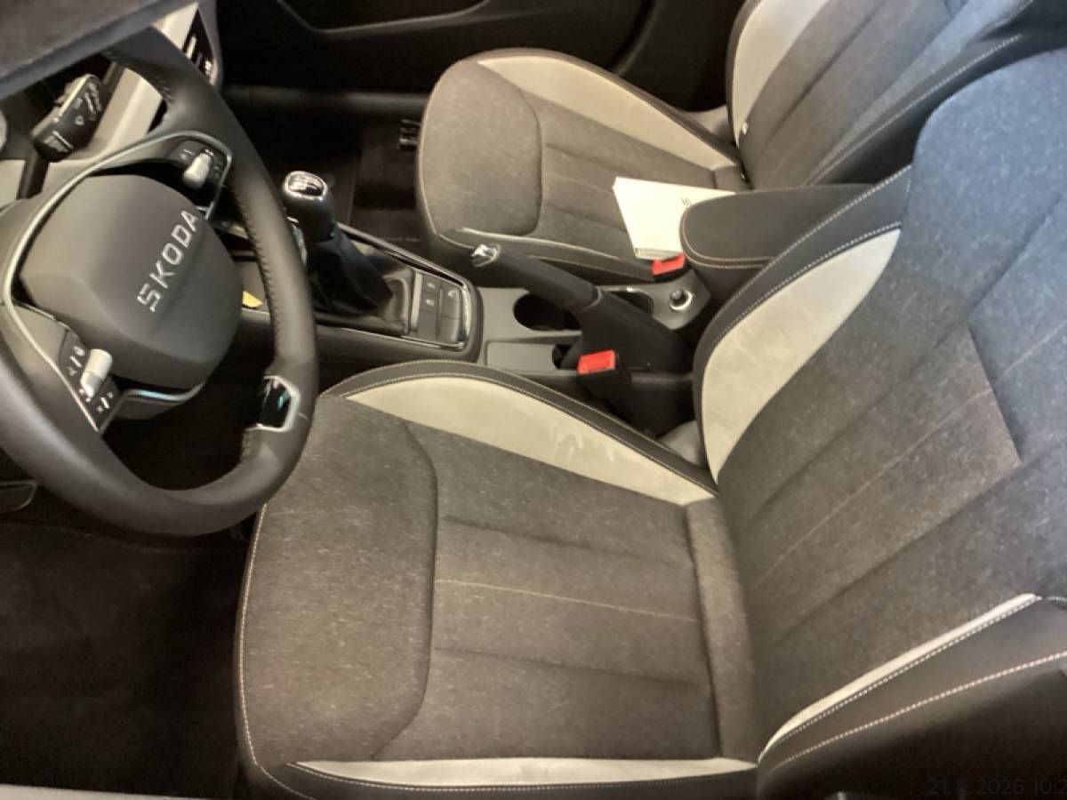 Škoda Scala, Top Selection 1,0 TSI 85kW MT6 - fotka 5