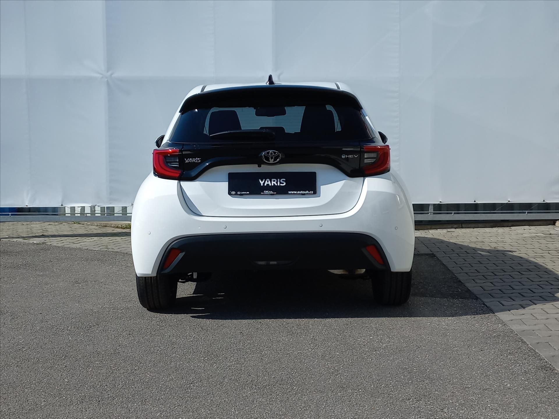 Toyota Yaris, 1,5 Hybrid e-CVT 116k  Style - fotka 6