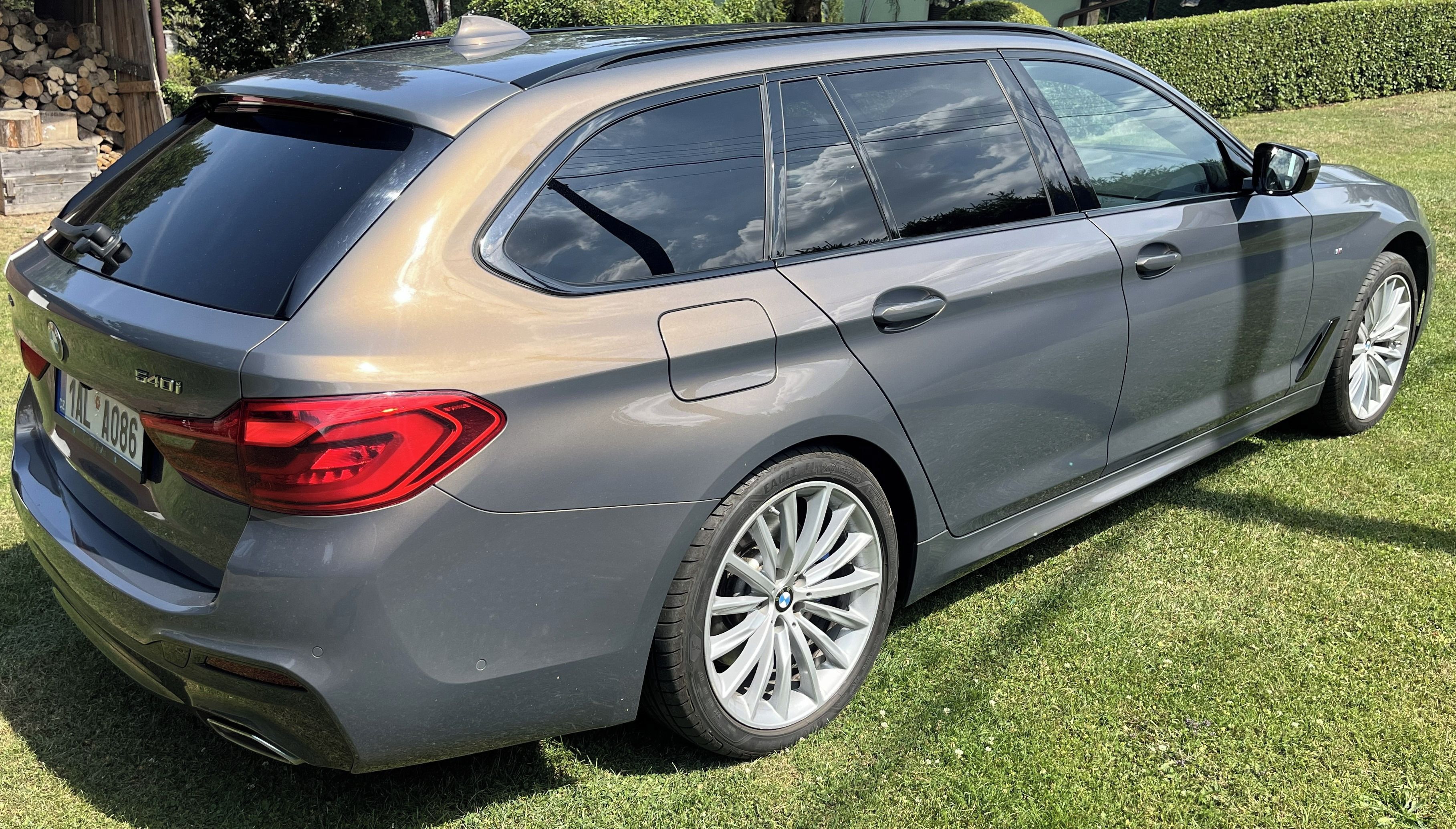 BMW Řada 5, 540i xDrive AT Touring - fotka 4