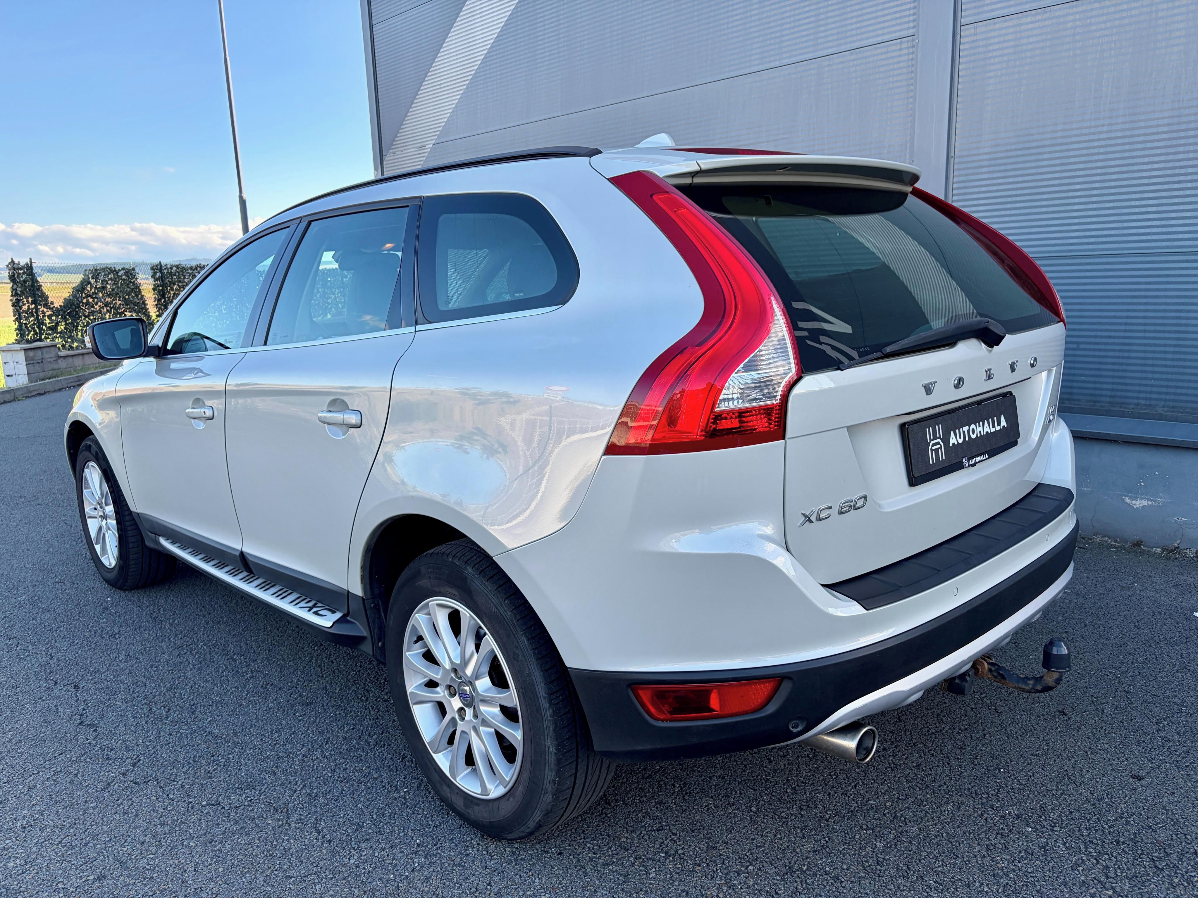 Volvo XC60, D5 136kW TAŽNÉ Navi XENONY - fotka 2