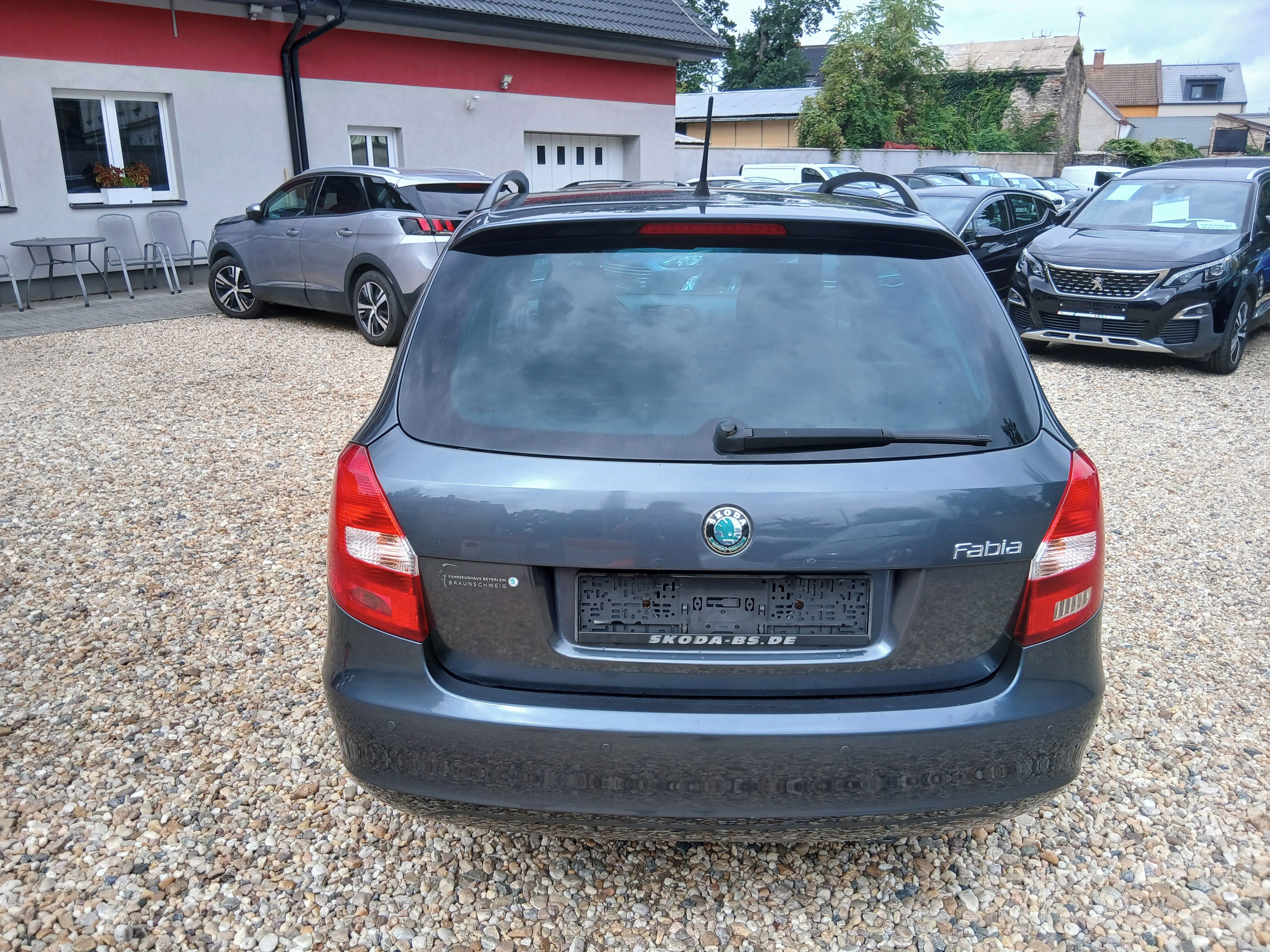 Škoda Fabia, 1.2 TSi 63KW Family S.Kniha, K - fotka 6