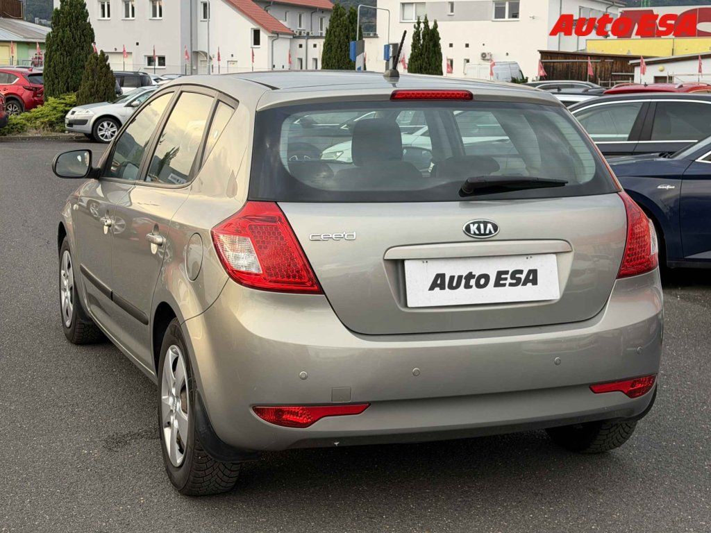 Kia Cee´d, 1.4CVVT - fotka 6