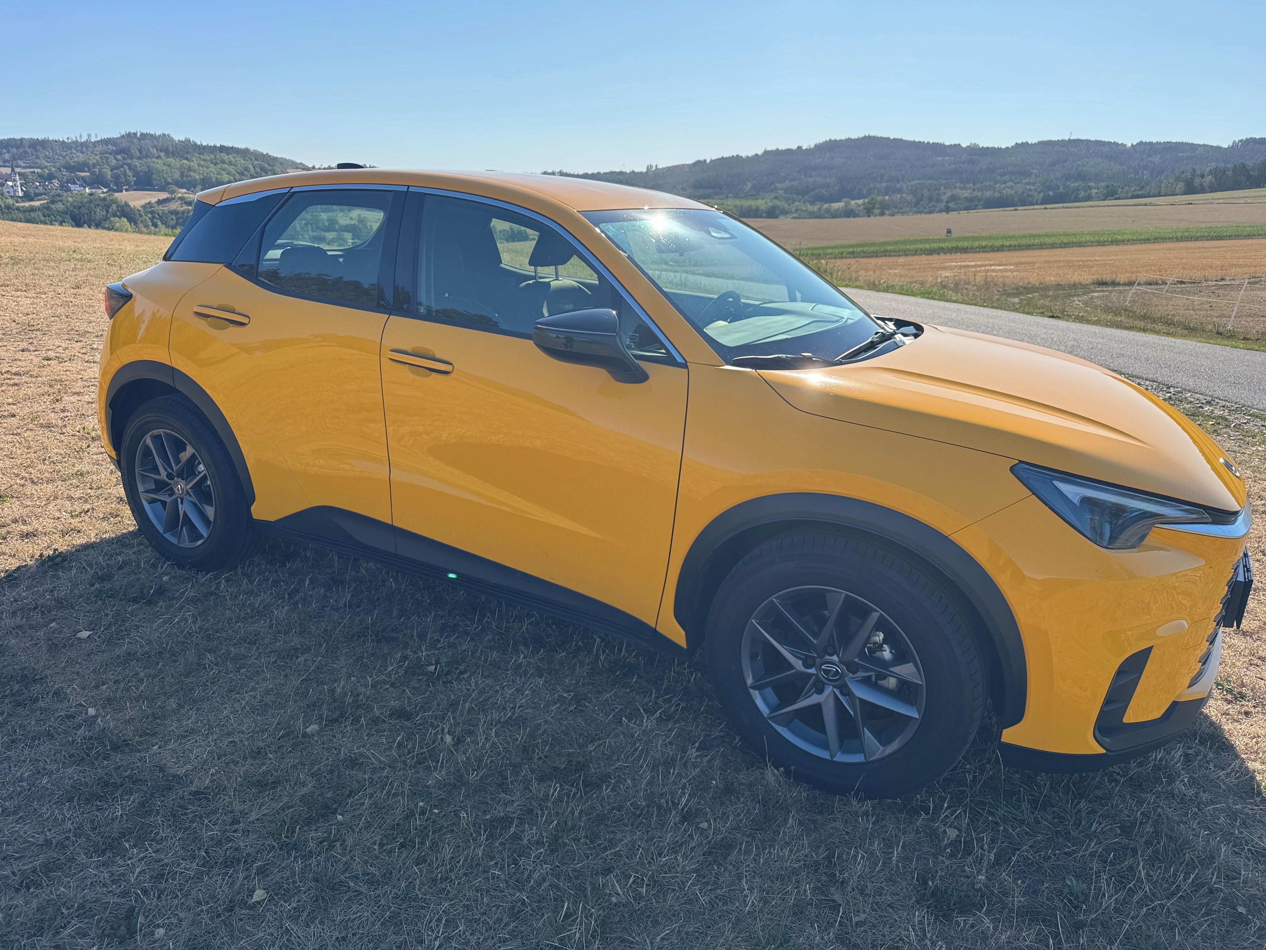 Lexus LBX, Servisováno - fotka 4
