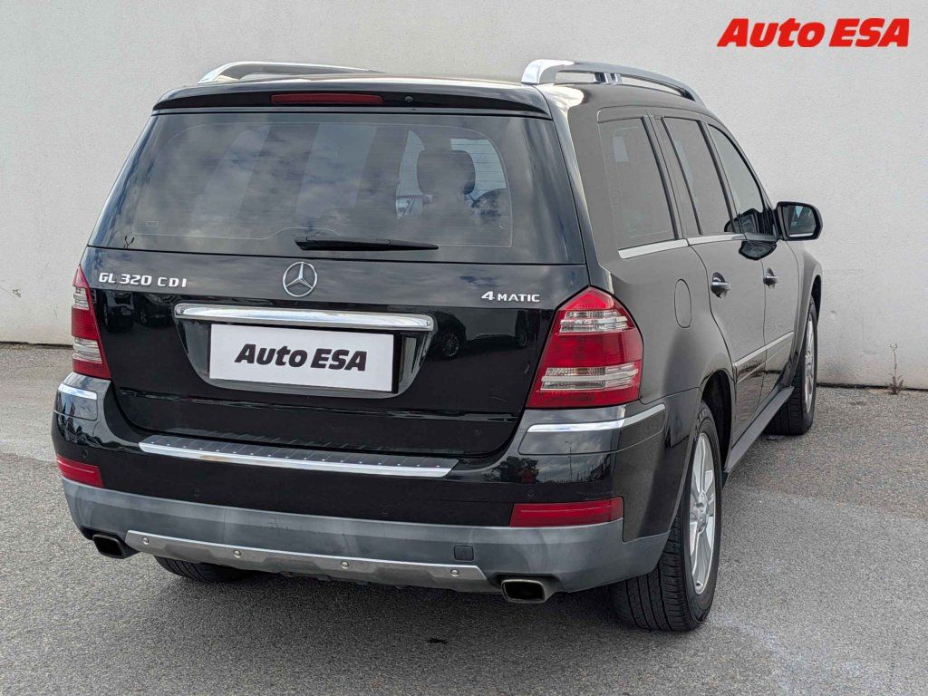 Mercedes-Benz GL, 3.0 CDi GL320 4MATIC,ČR,AT - fotka 4