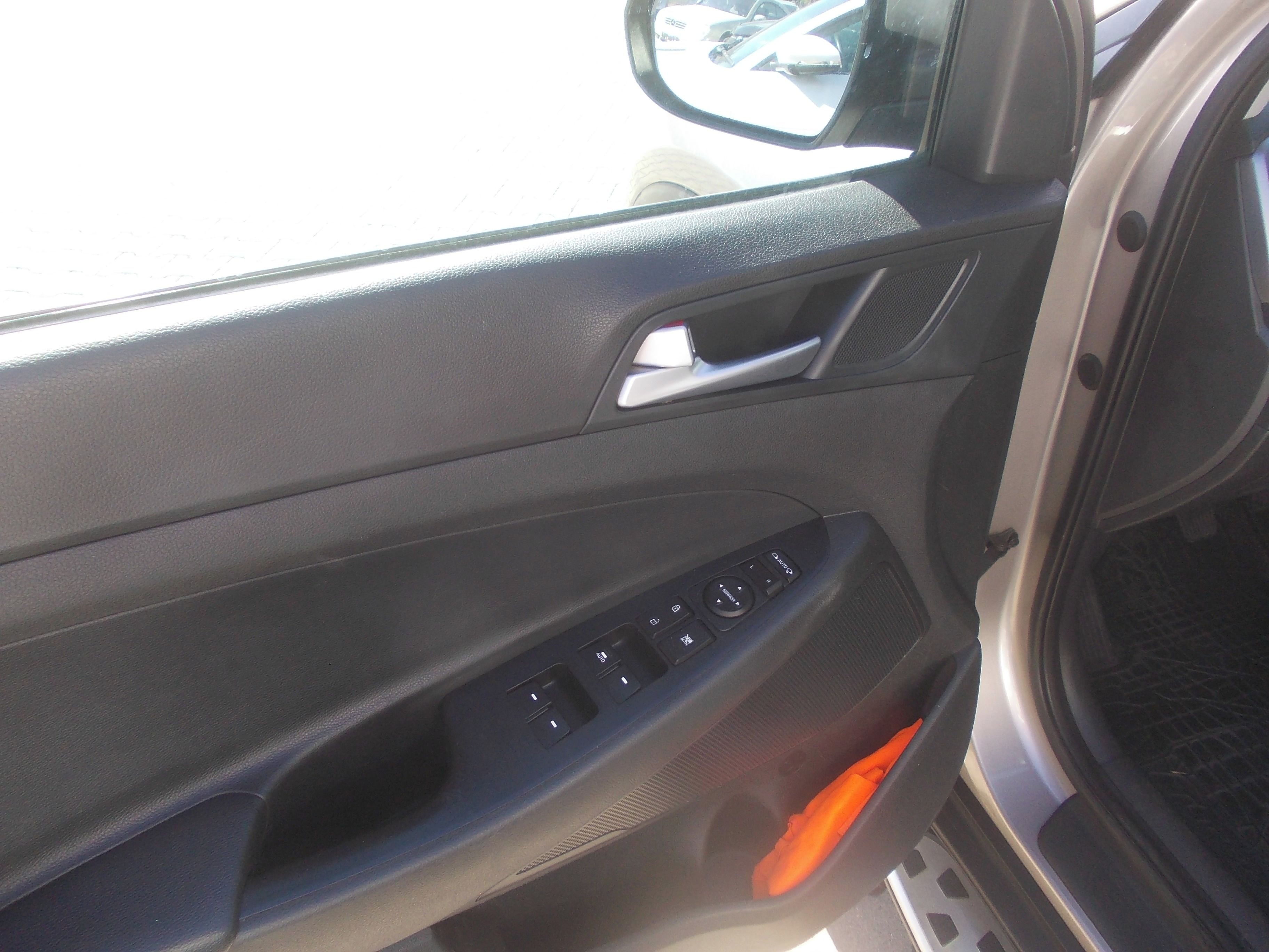 Hyundai Tucson, 1.7CRDI 85KW - fotka 5
