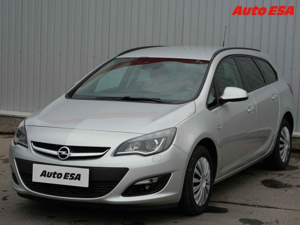 Opel Astra, 1.4 Turbo - fotka 3