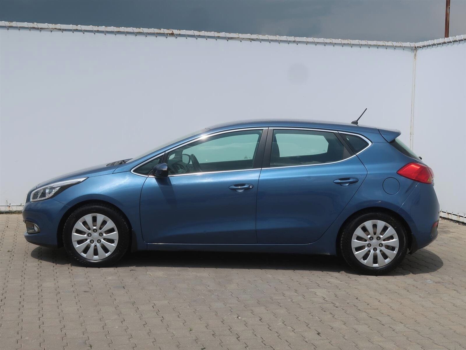 Kia Cee´d, 1.6 GDI, Silver, Serv.kniha - fotka 3