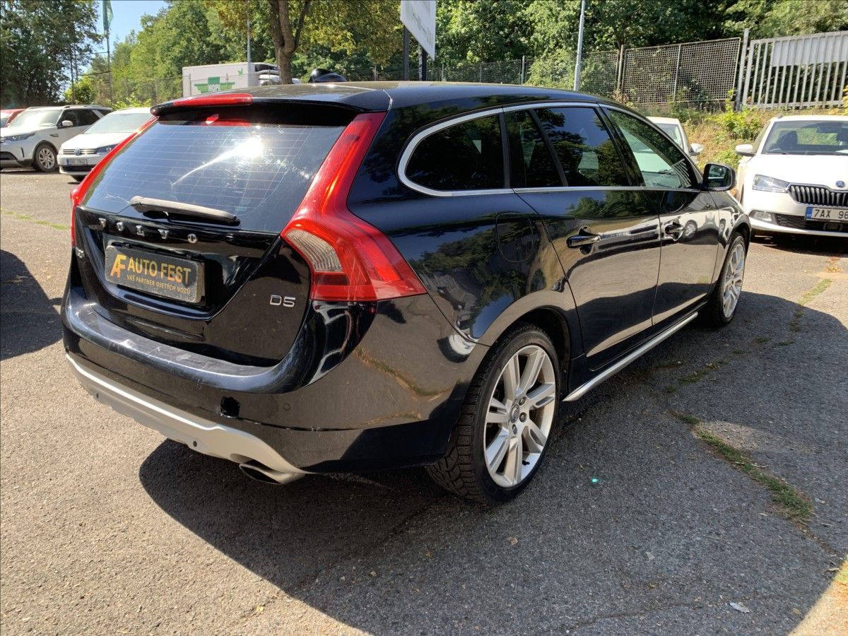 Volvo V60, 2,4 D - fotka 5