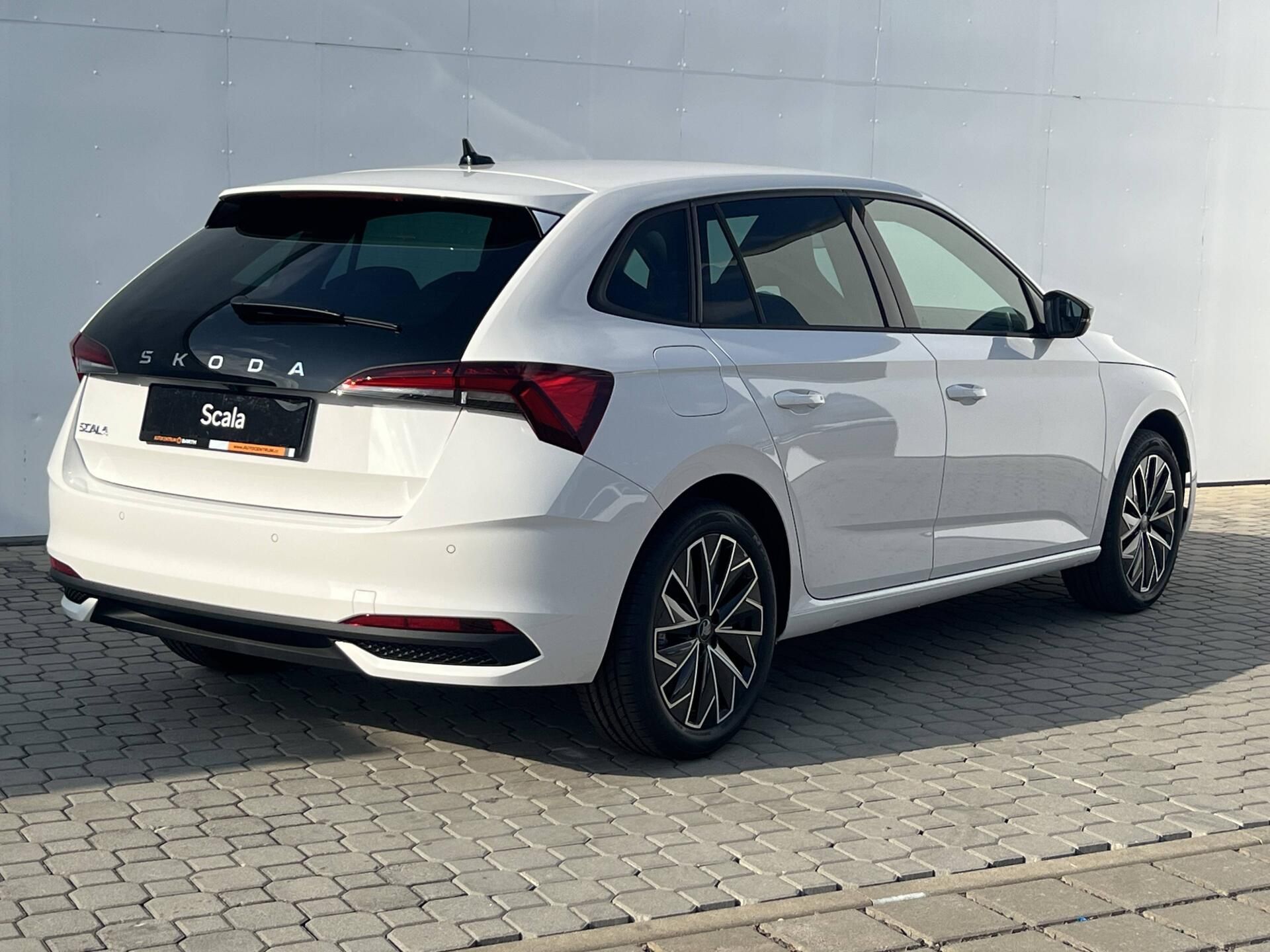 Škoda Scala, Dynamic 6MP 1,0TSI - fotka 5