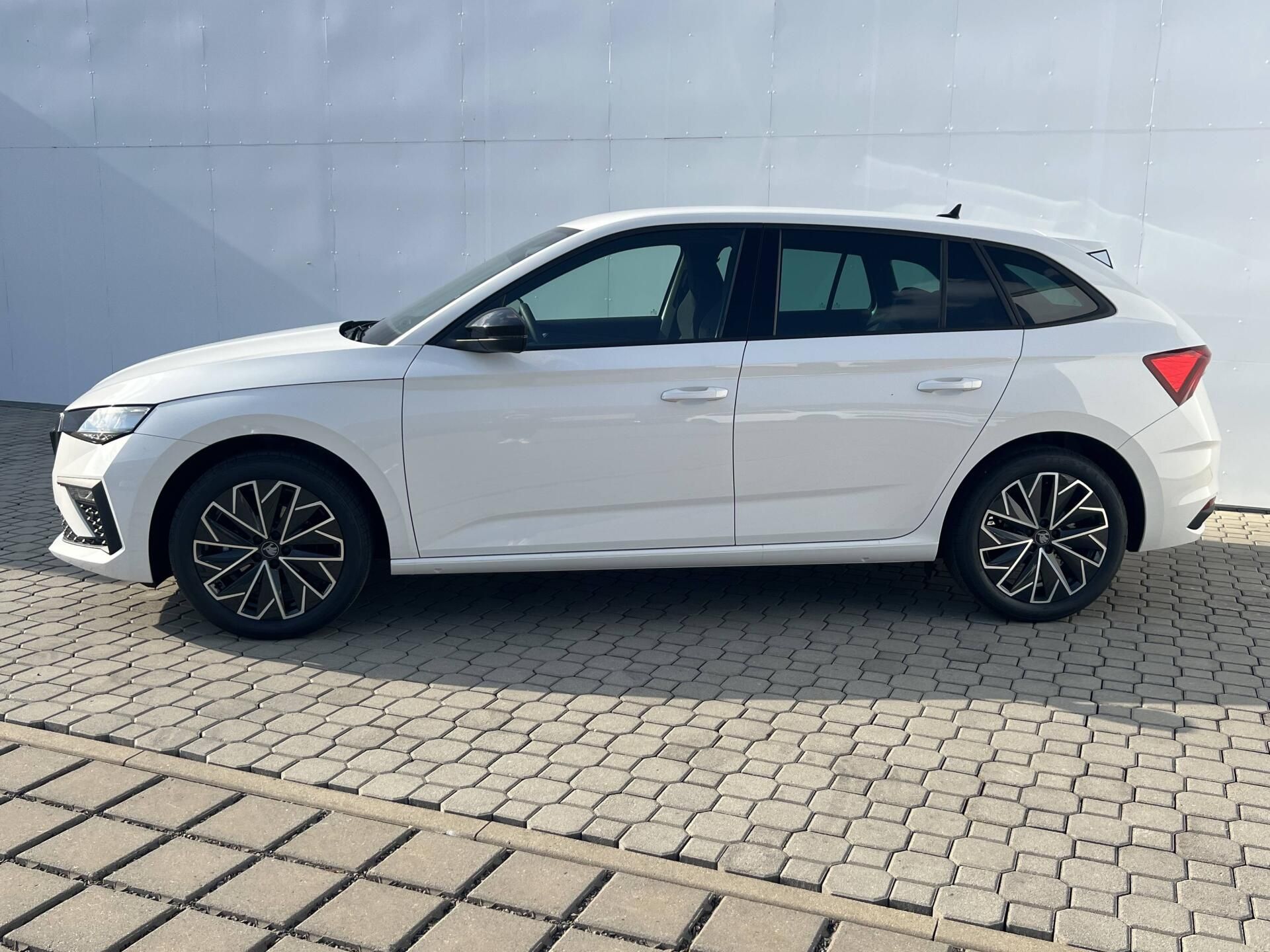 Škoda Scala, Dynamic 6MP 1,0TSI - fotka 2