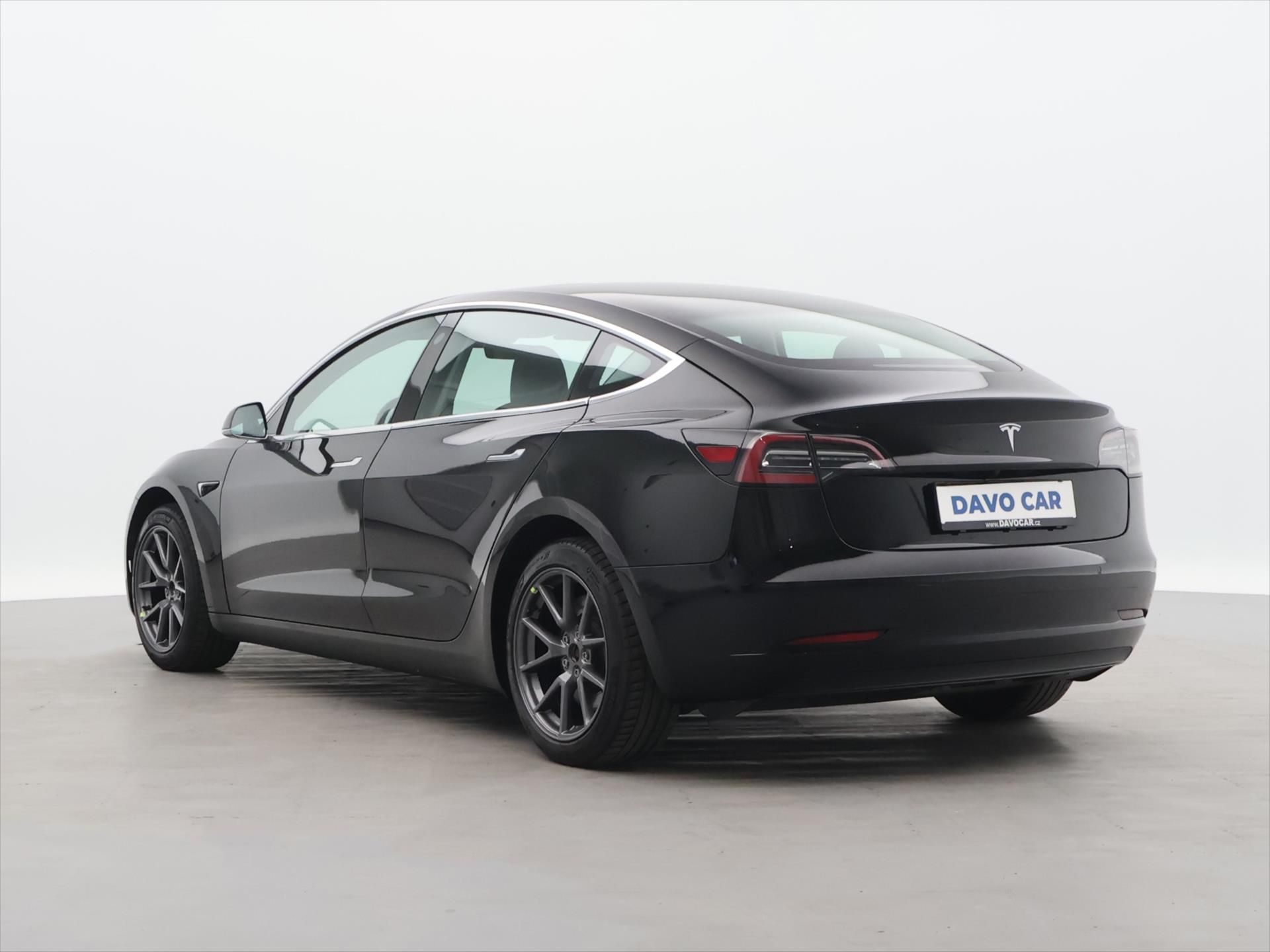 Tesla Model 3, Standard Range Plus 225kW - fotka 5