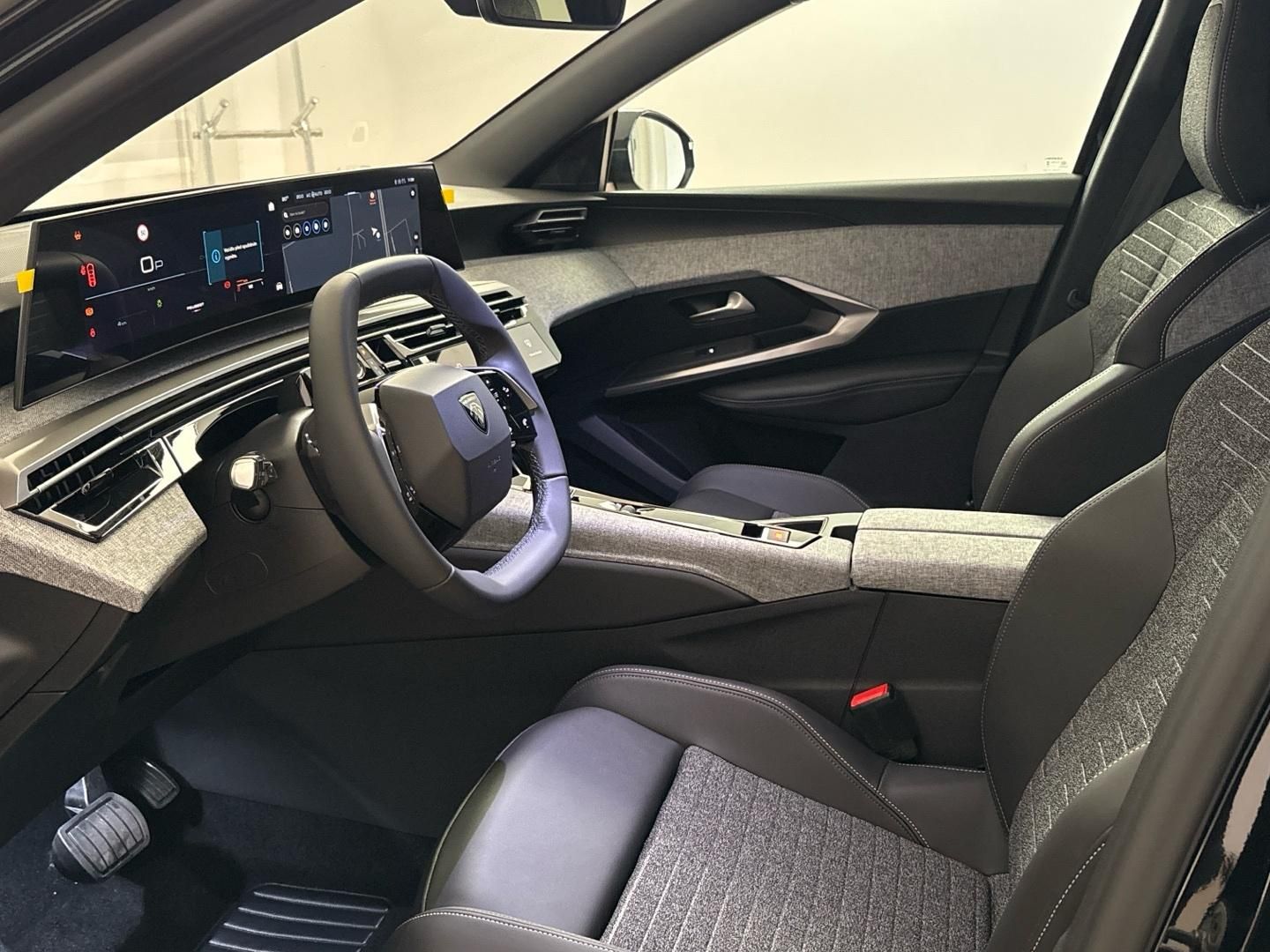 Peugeot 5008, Business Hybrid 145 e-DCS6 - fotka 6