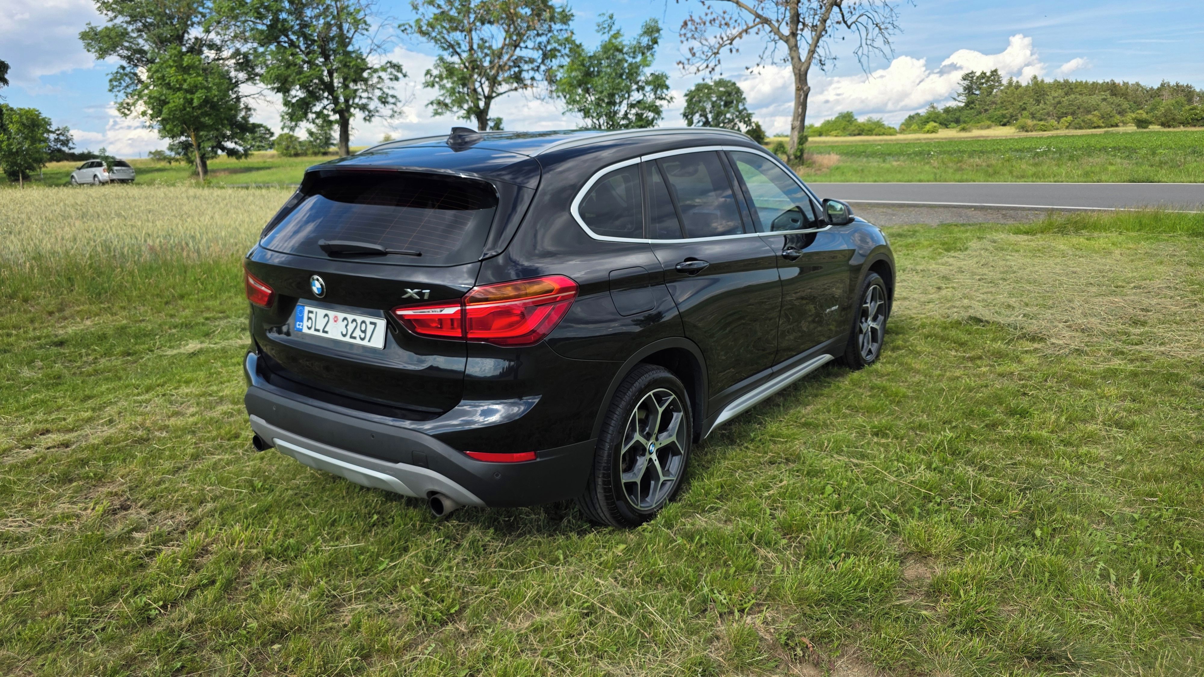 BMW X1, 2.0 nafta 140 XDRIVE - fotka 4