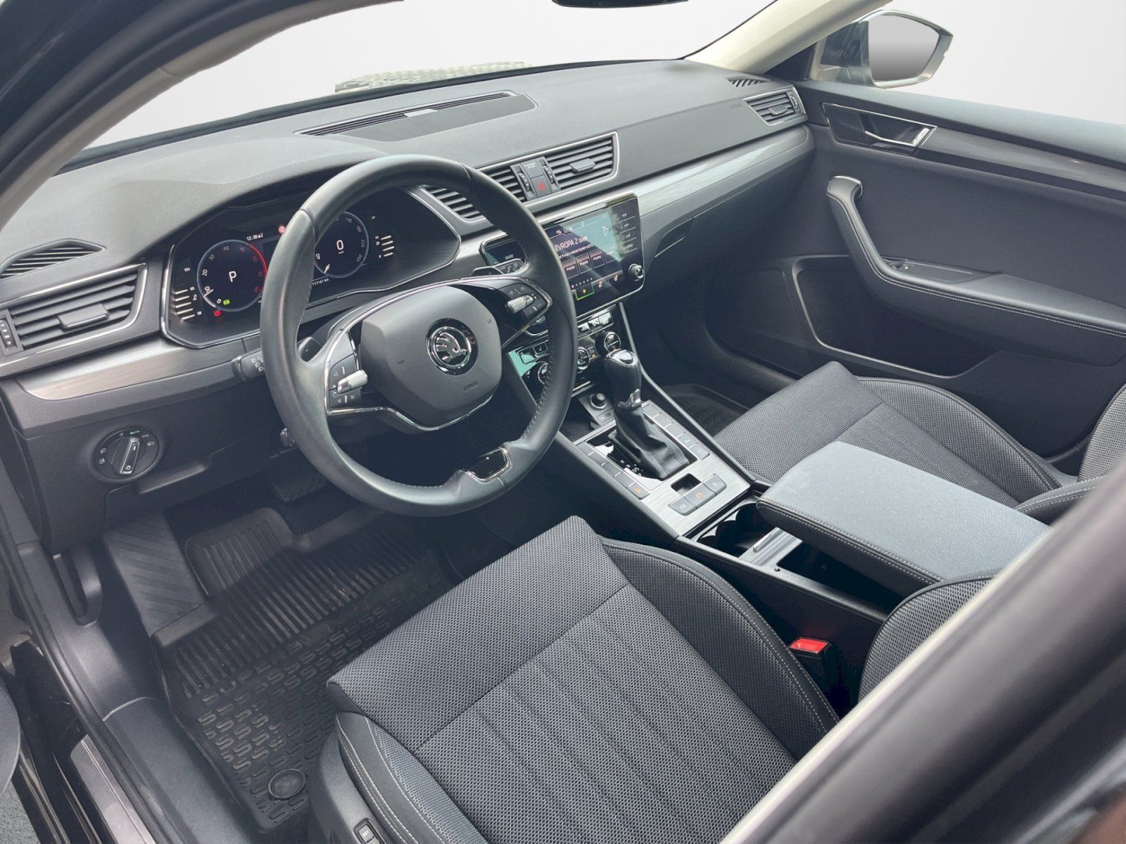 Škoda Superb, 2.0 TDI 110kW DSG Style Plus c - fotka 5