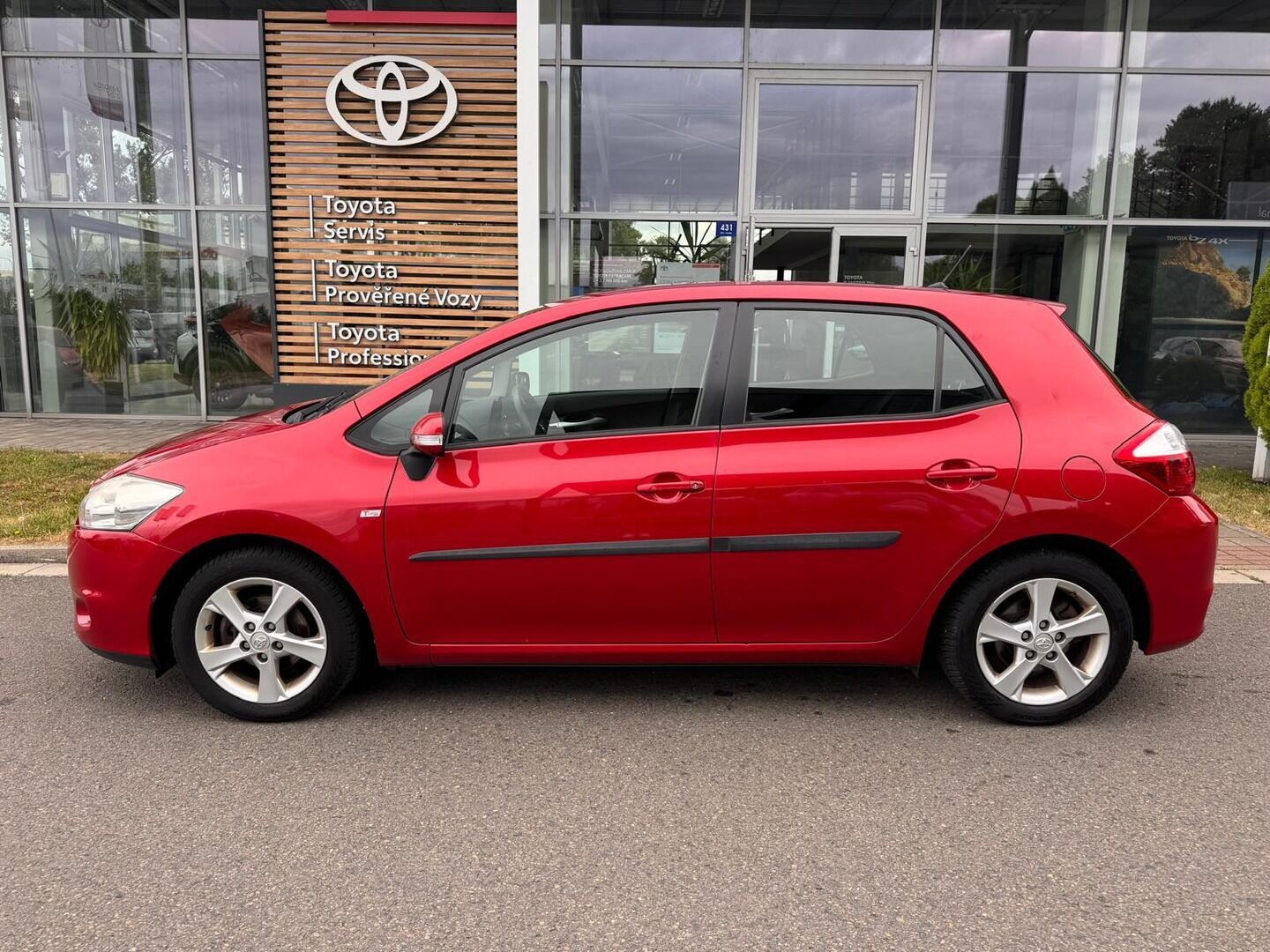 Toyota Auris, 1.6 - fotka 4