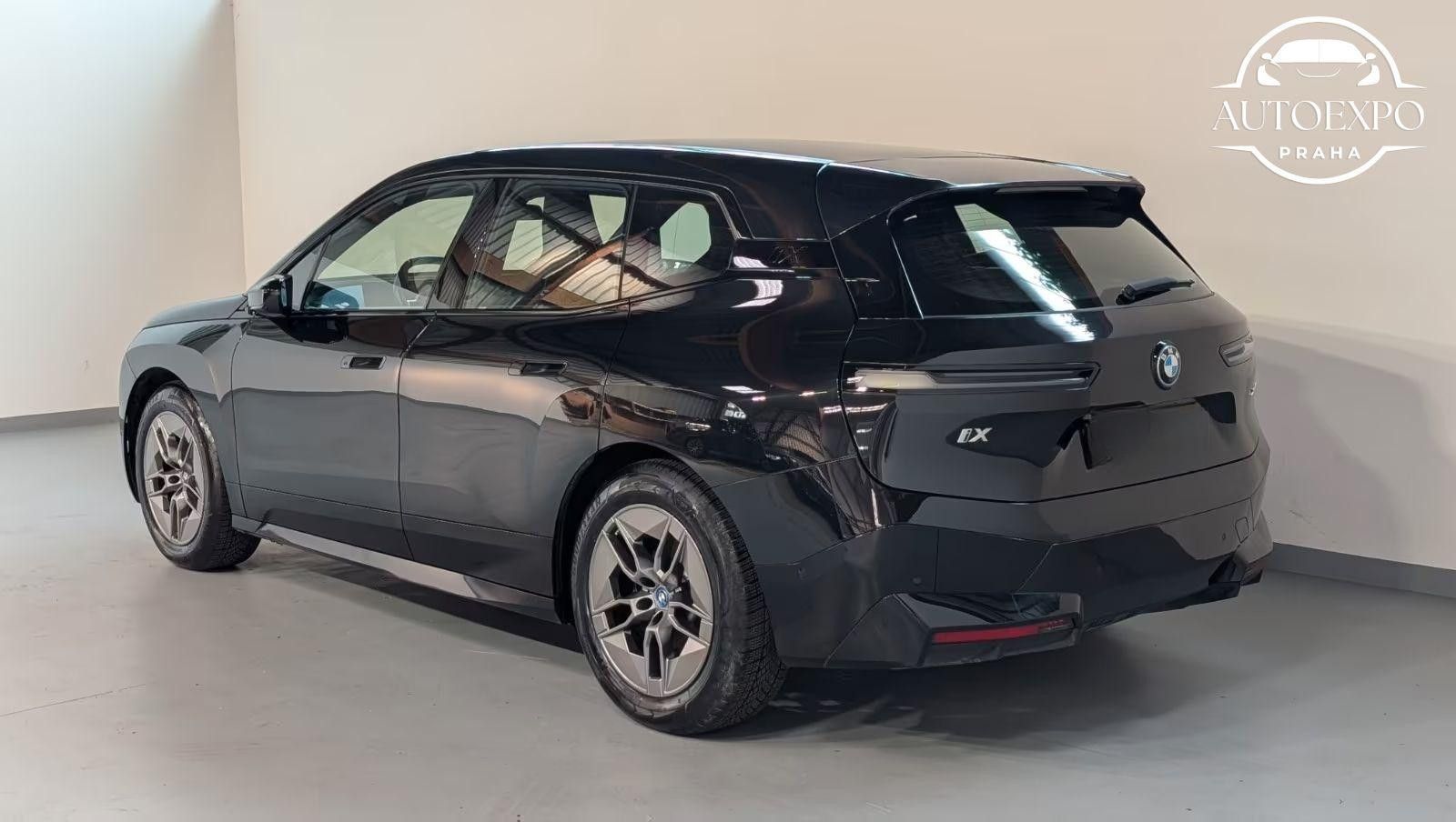 BMW iX, 50 xDrive Sport LASER* - fotka 3