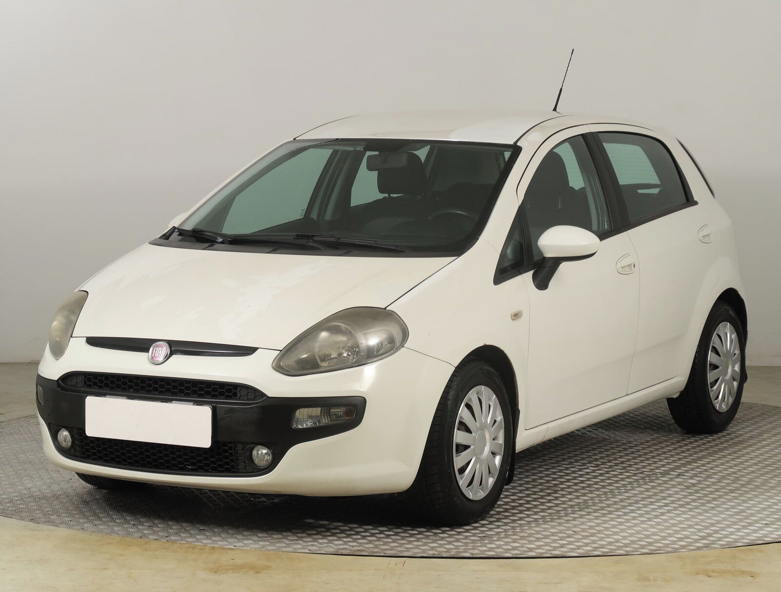 Fiat Punto EVO, 1.2, rezervace - fotka 2