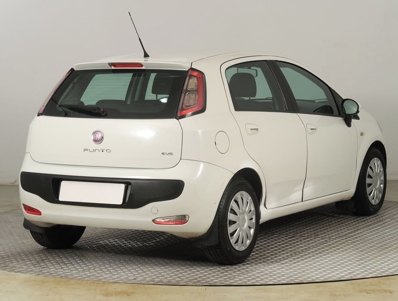 Fiat Punto EVO, 1.2, rezervace - fotka 5